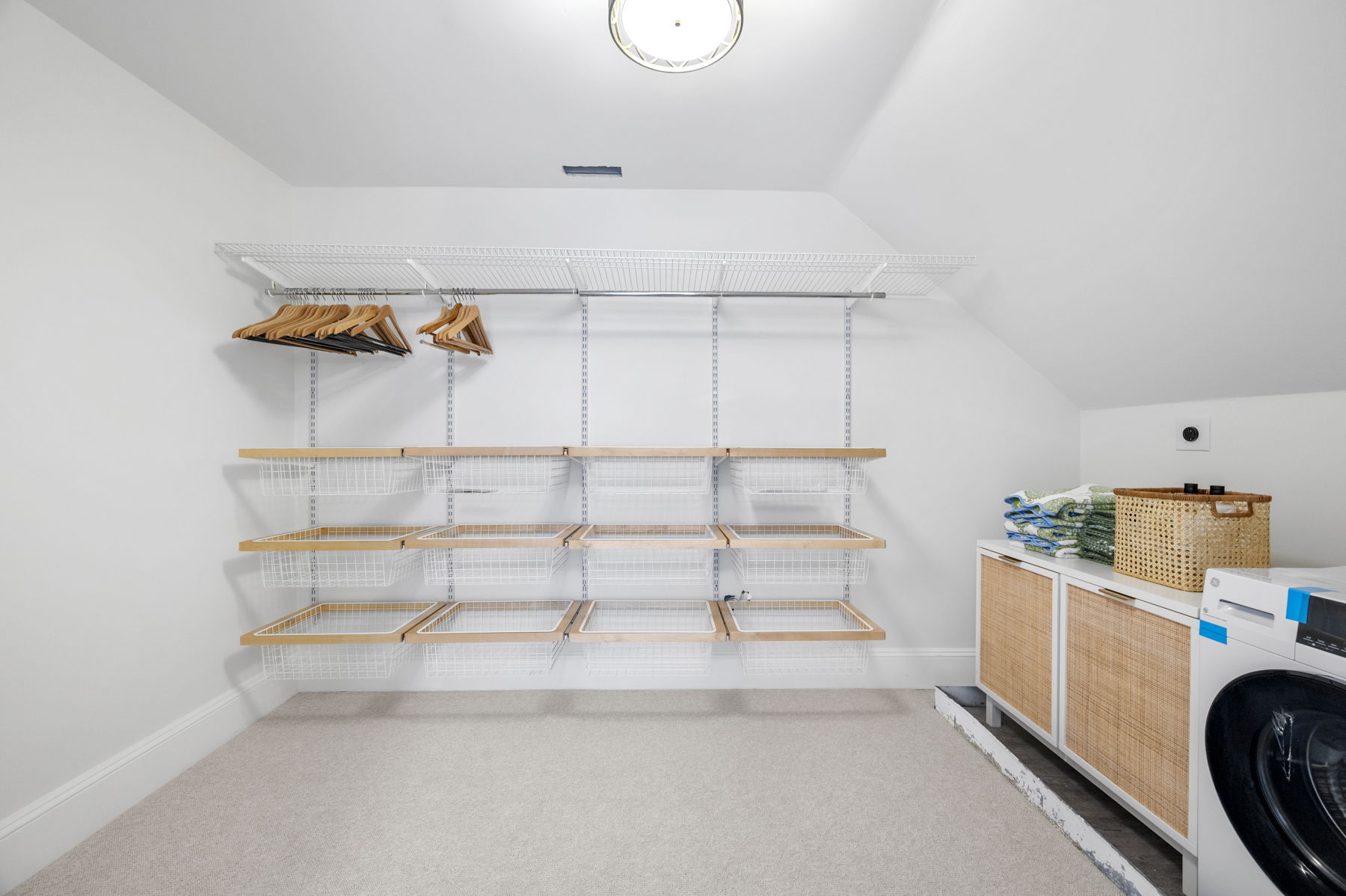 Primary Walk-in Closet w/laundry