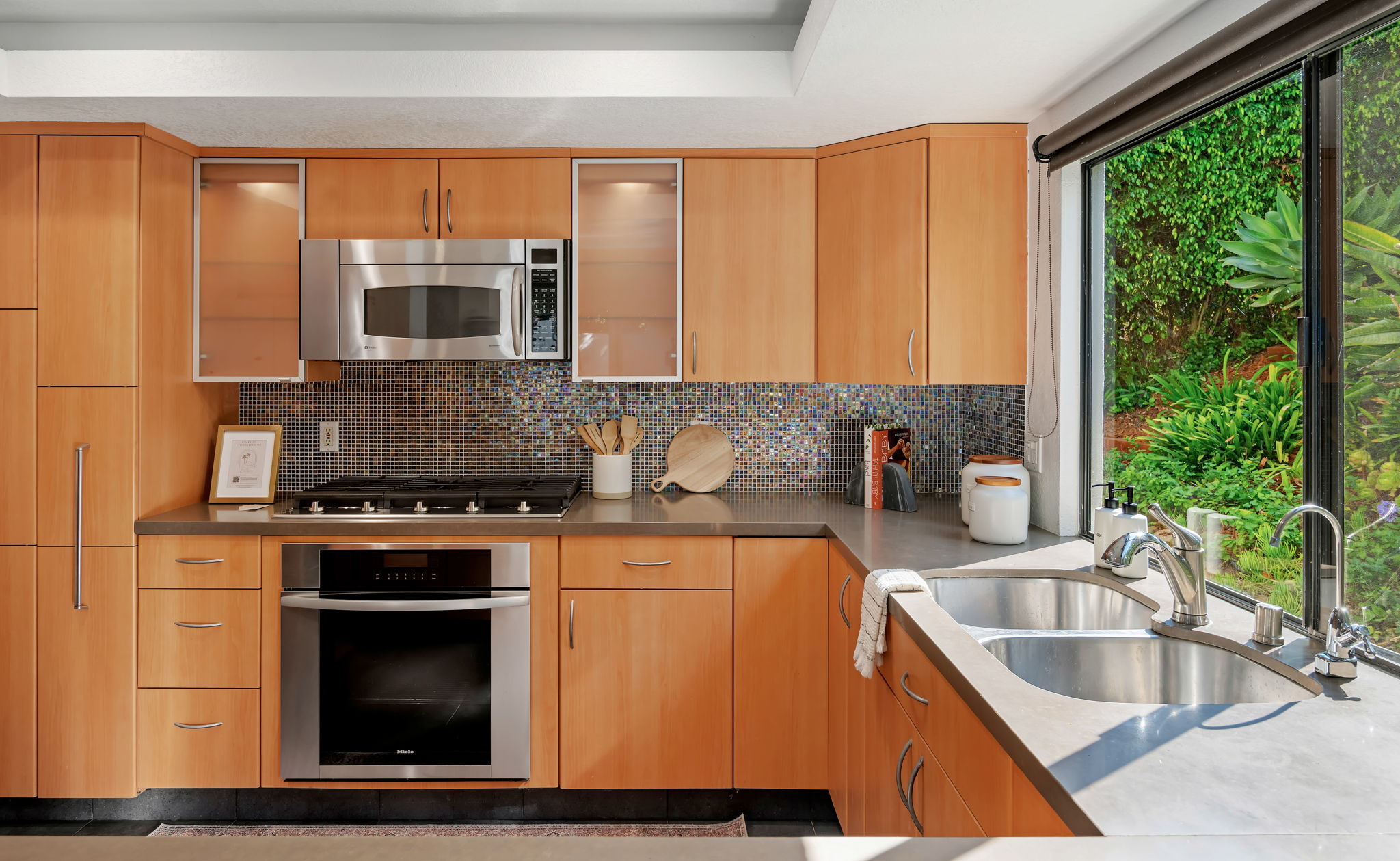 17 - Kitchen