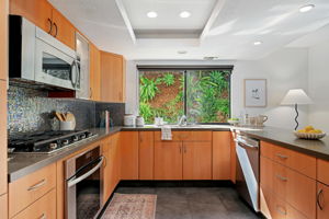 16 - Kitchen