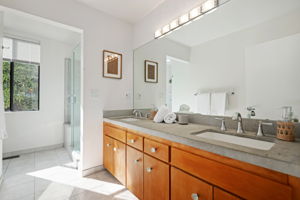 26 - Bathroom 2
