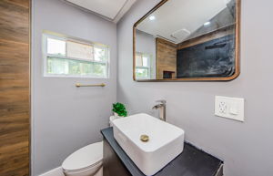 Bathroom 1b