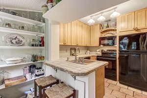 Kitchen/Breakfast Bar