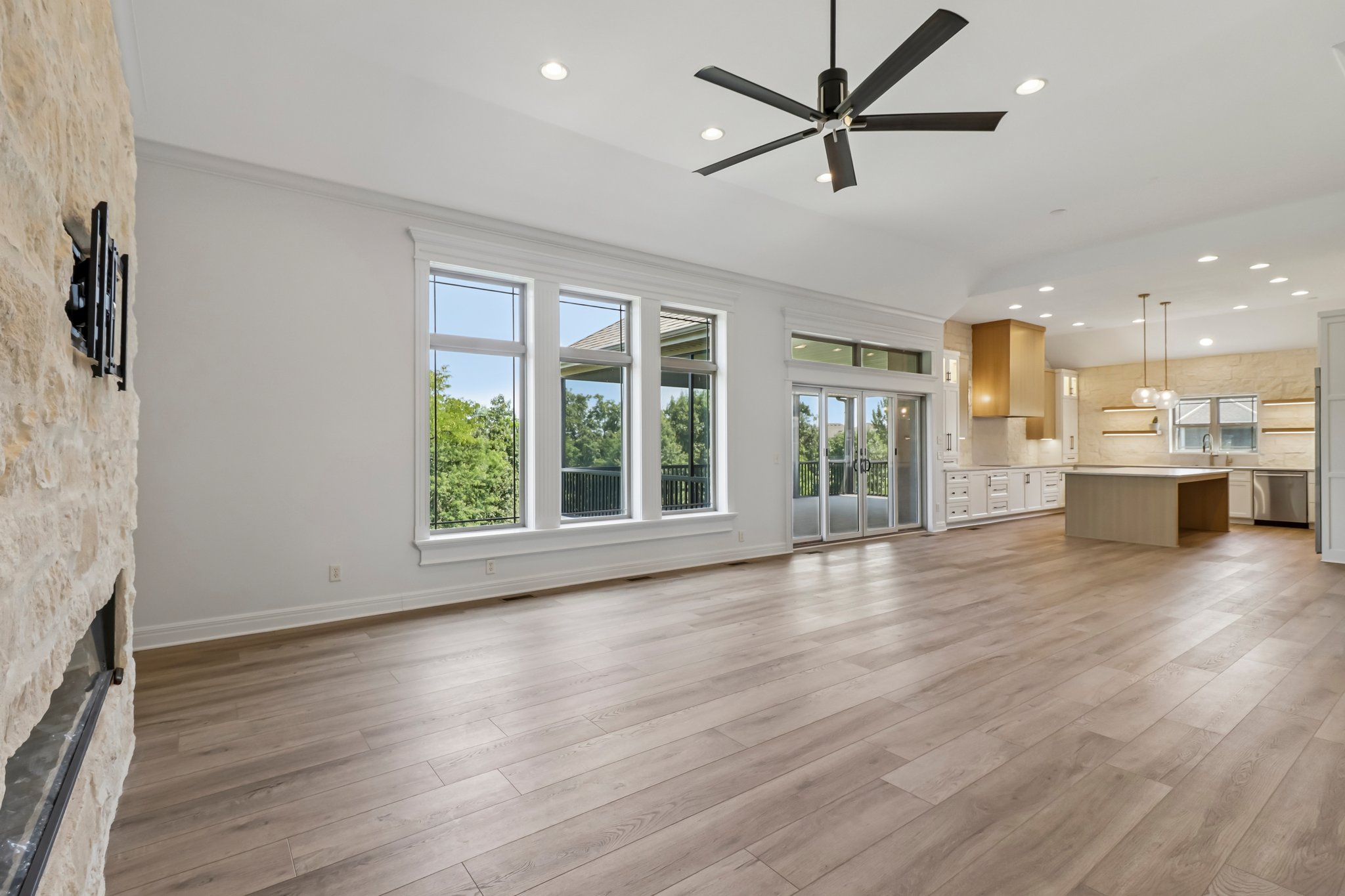 Greystone Dr-S0808-005.jpg