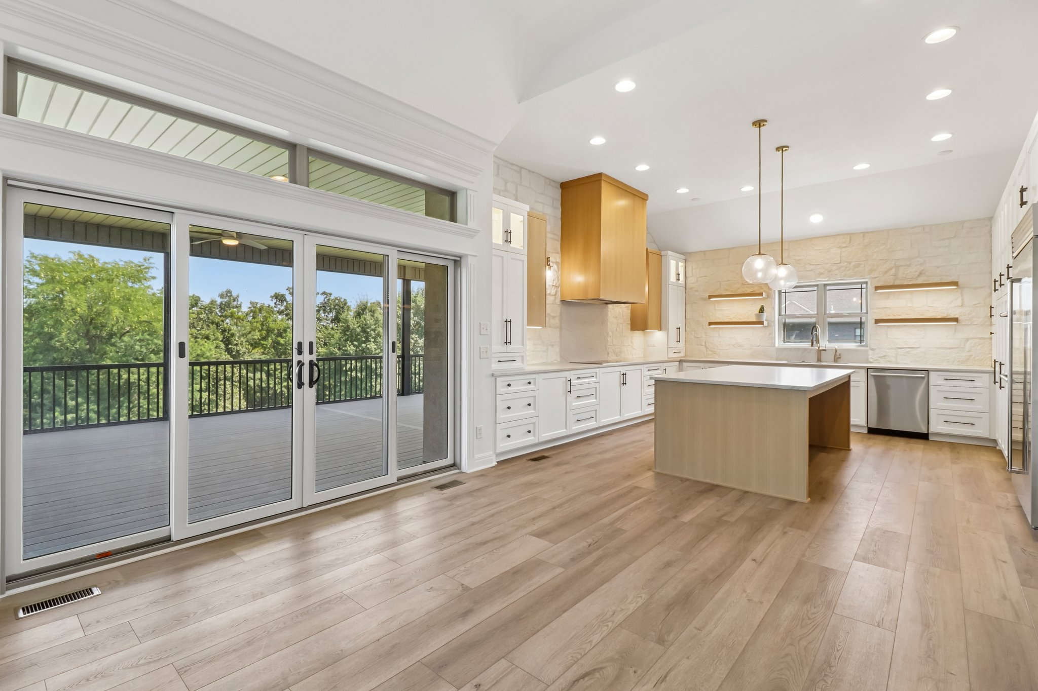 Greystone Dr-S0808-009.jpg