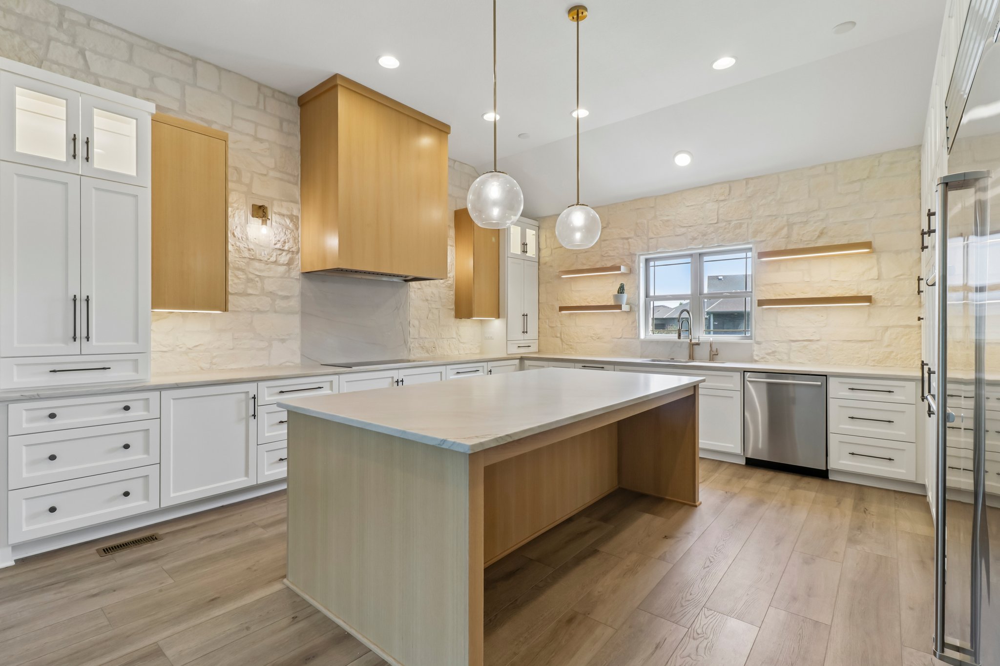 Greystone Dr-S0808-013.jpg