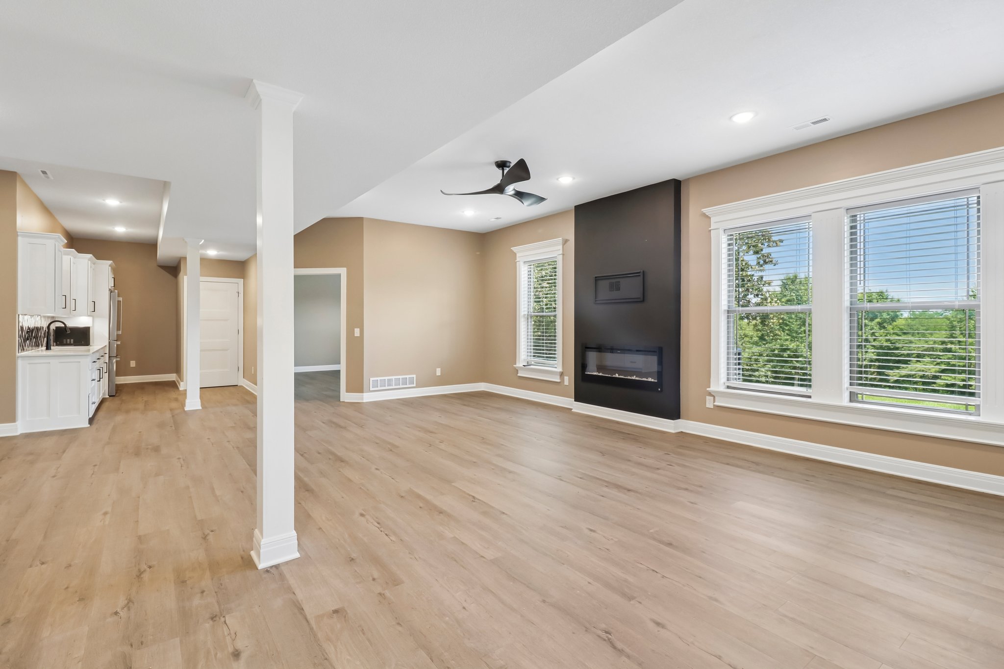 Greystone Dr-S0808-030.jpg