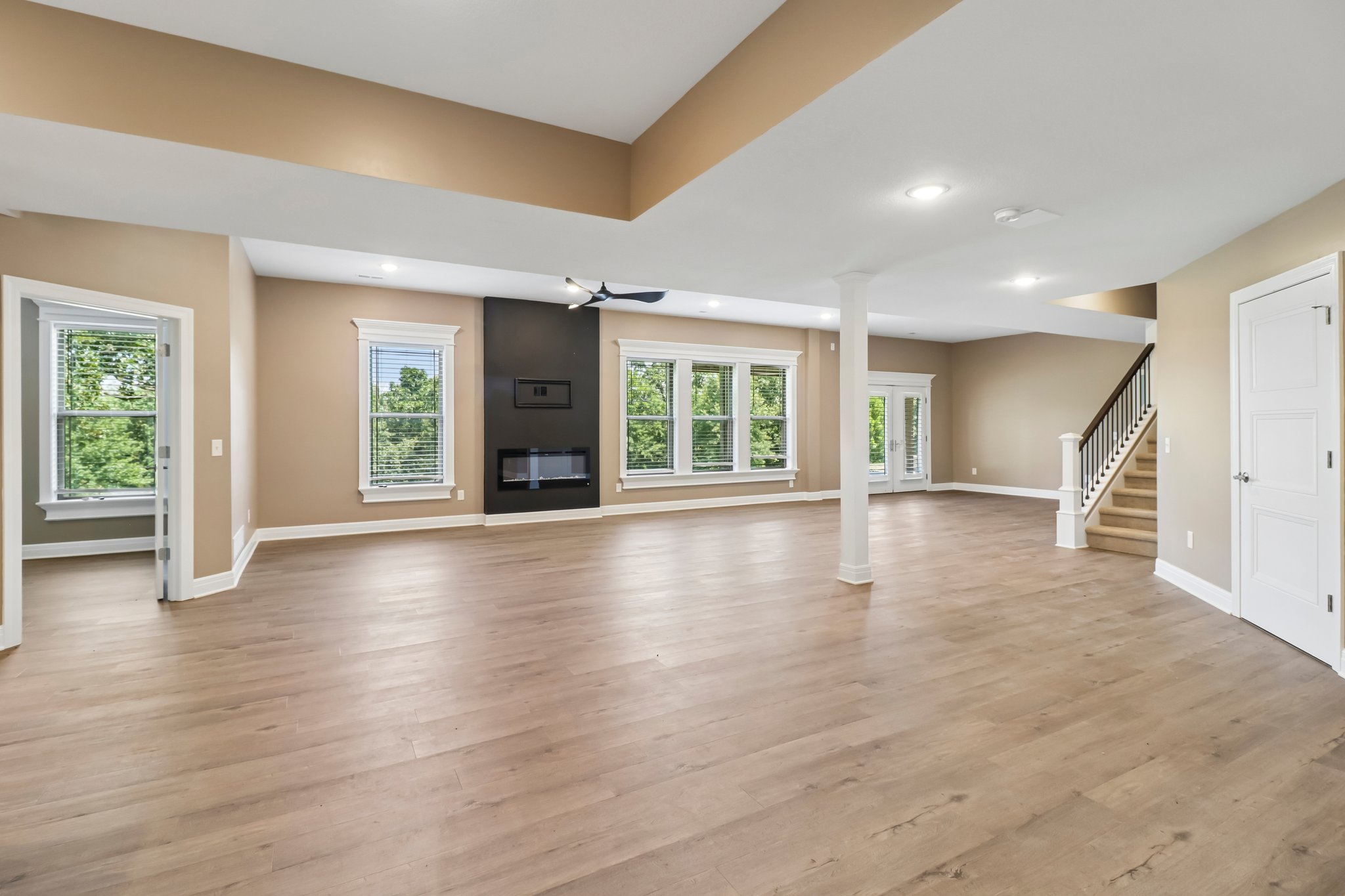 Greystone Dr-S0808-033.jpg