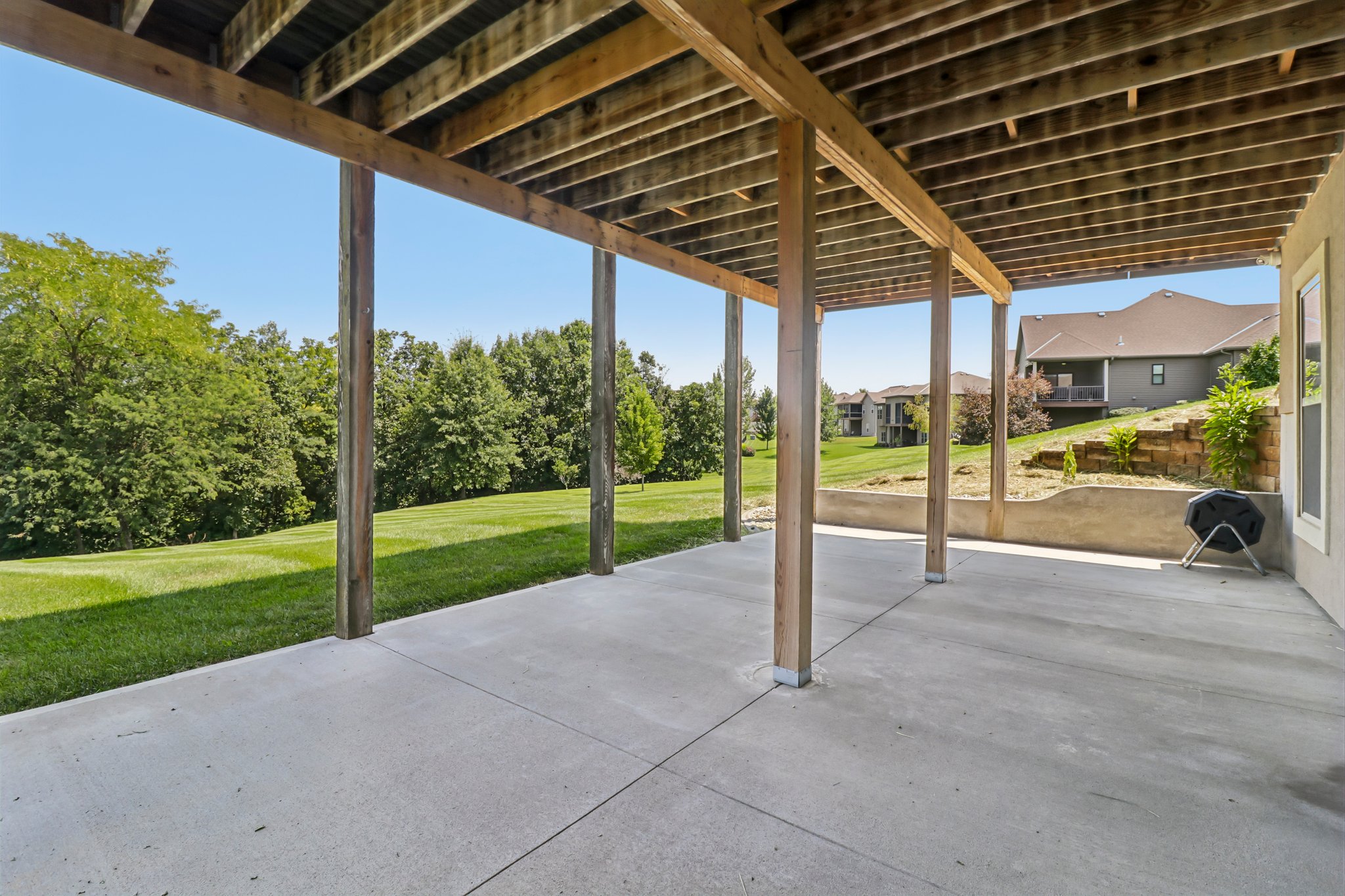 Greystone Dr-S0808-045.jpg