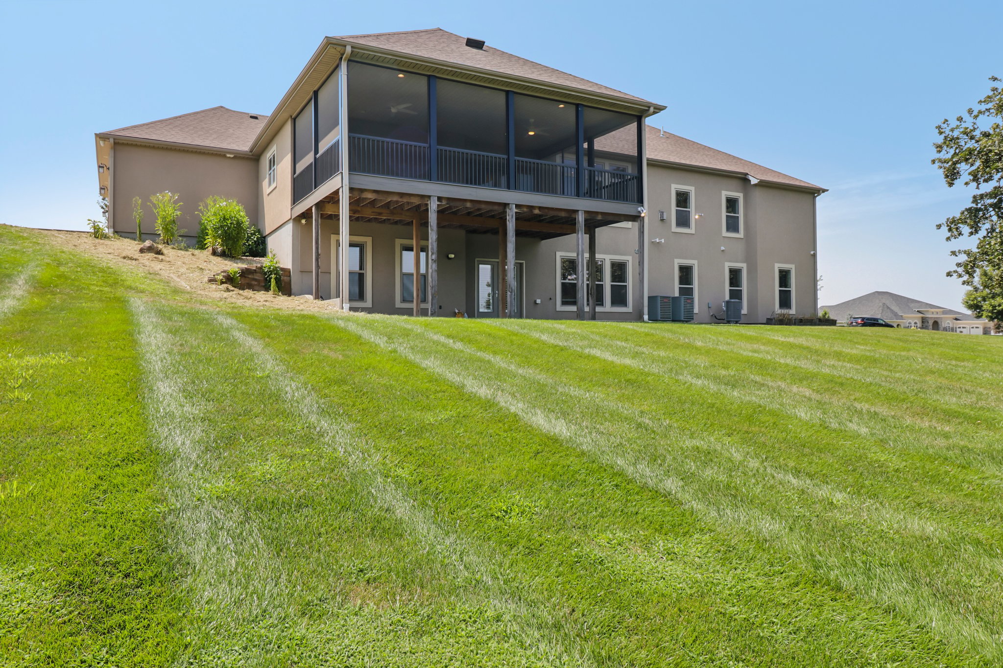 Greystone Dr-S0808-047.jpg