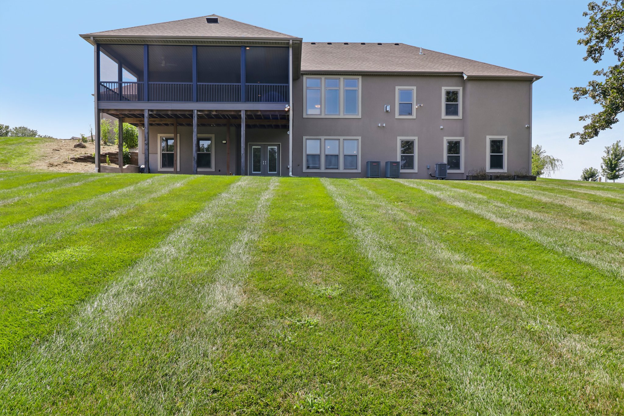 Greystone Dr-S0808-048.jpg