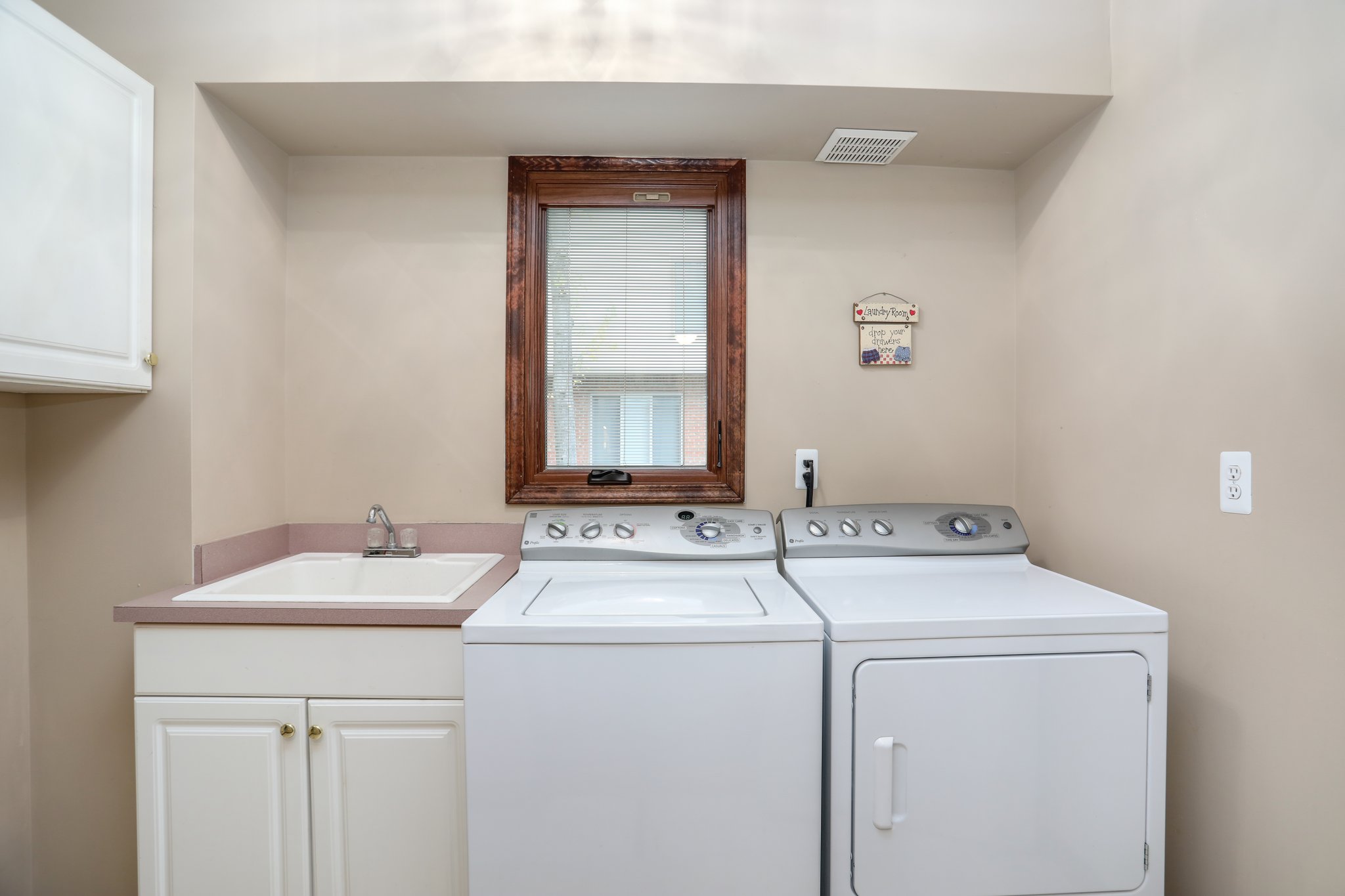  42154 Woodcreek Ln, Canton, MI 48188, US Photo 28