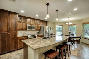 Kitchen/Breakfast Area
