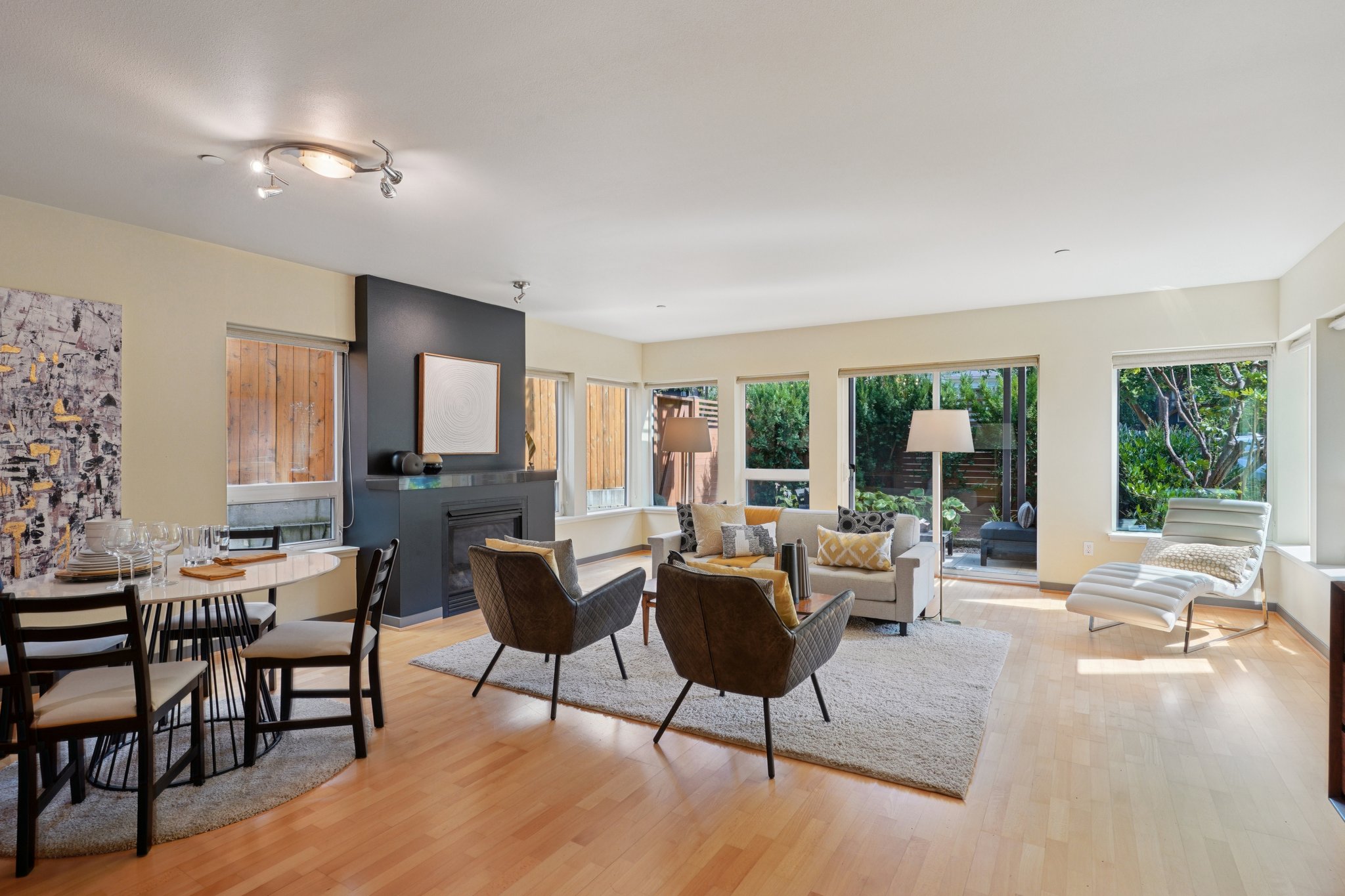 Fremont Ave N 2-S2708-008.jpg