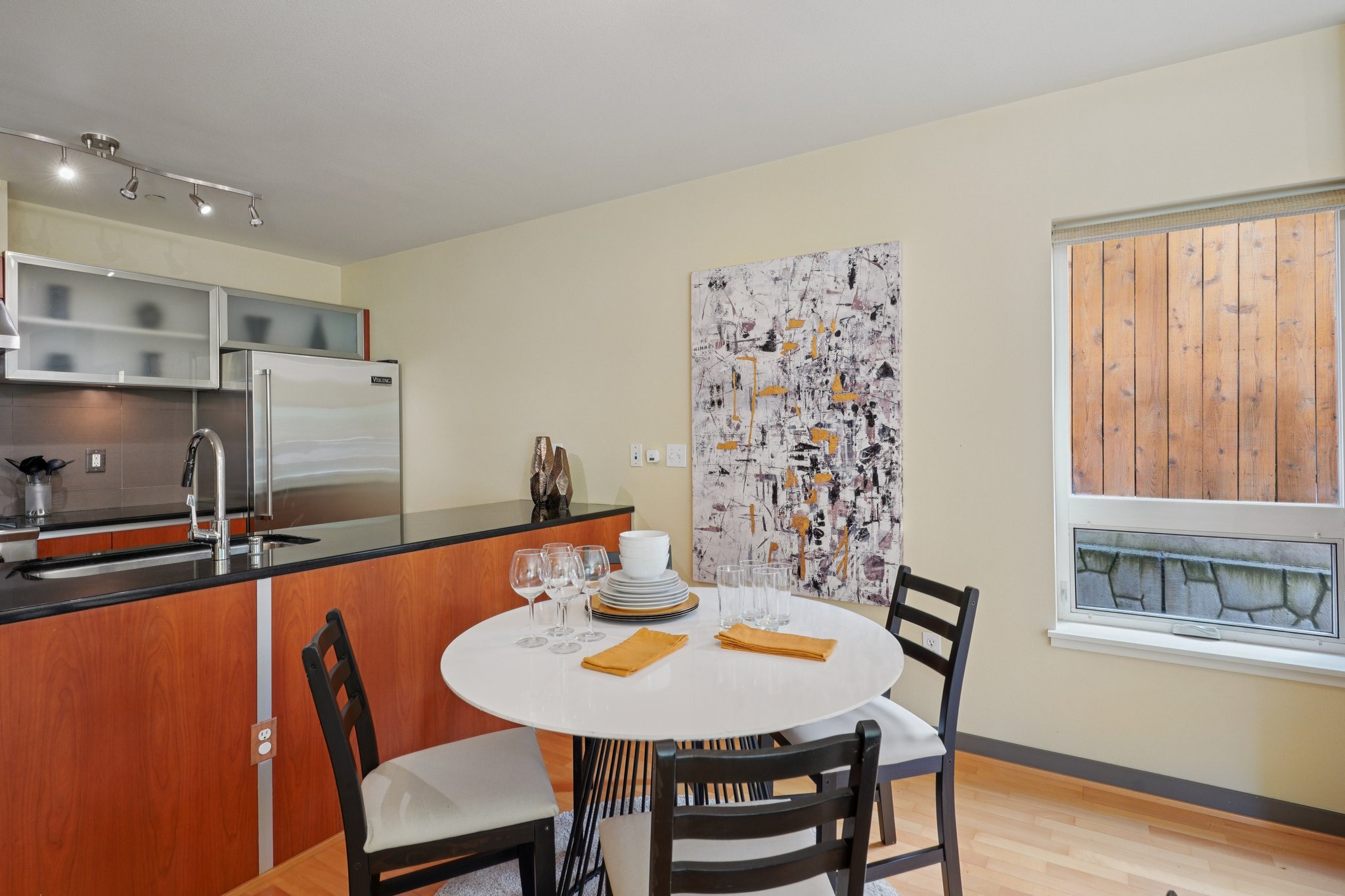 Fremont Ave N 2-S2708-015.jpg
