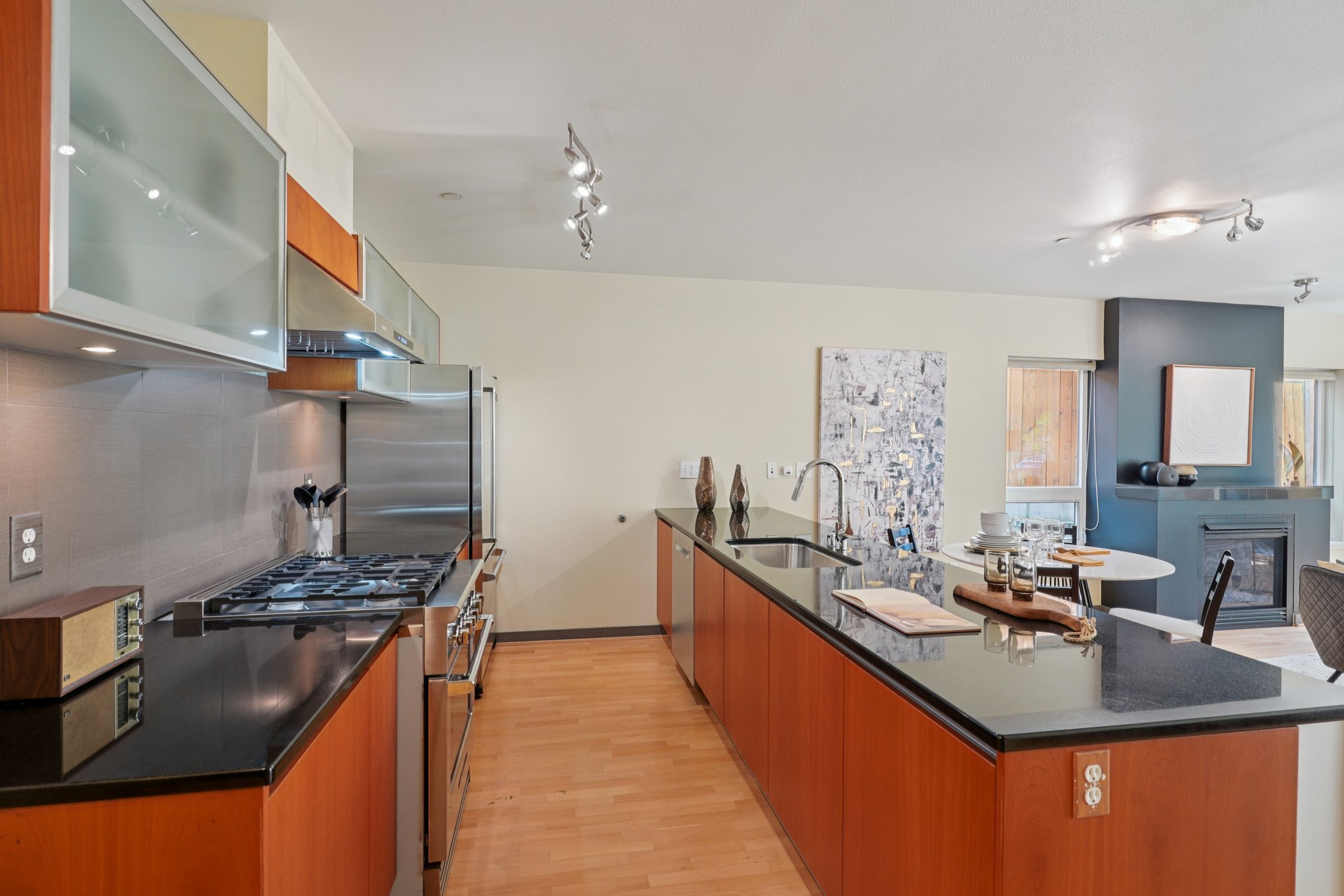 Fremont Ave N 2-S2708-017.jpg