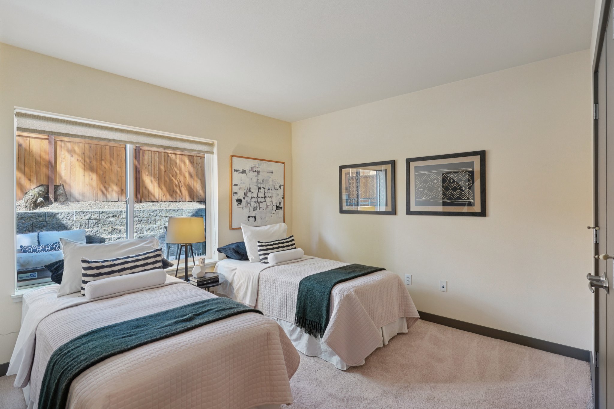 Fremont Ave N 2-S2708-023.jpg