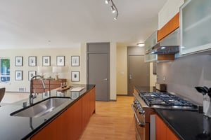Fremont Ave N 2-S2708-019.jpg
