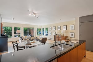 Fremont Ave N 2-S2708-020.jpg