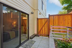 Fremont Ave N 2-S2708-040.jpg