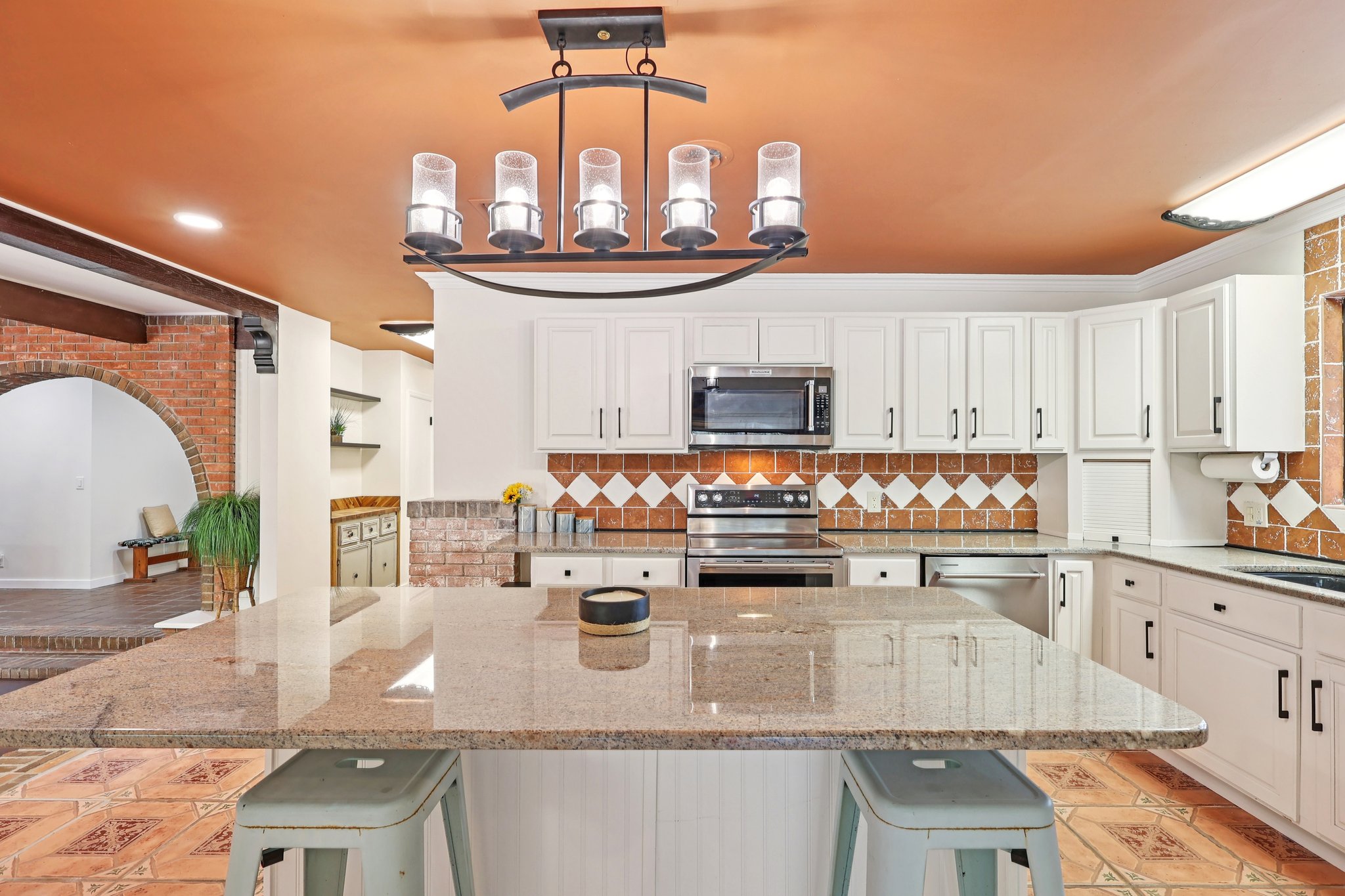 Magnolia Ave-S0303-016.jpg