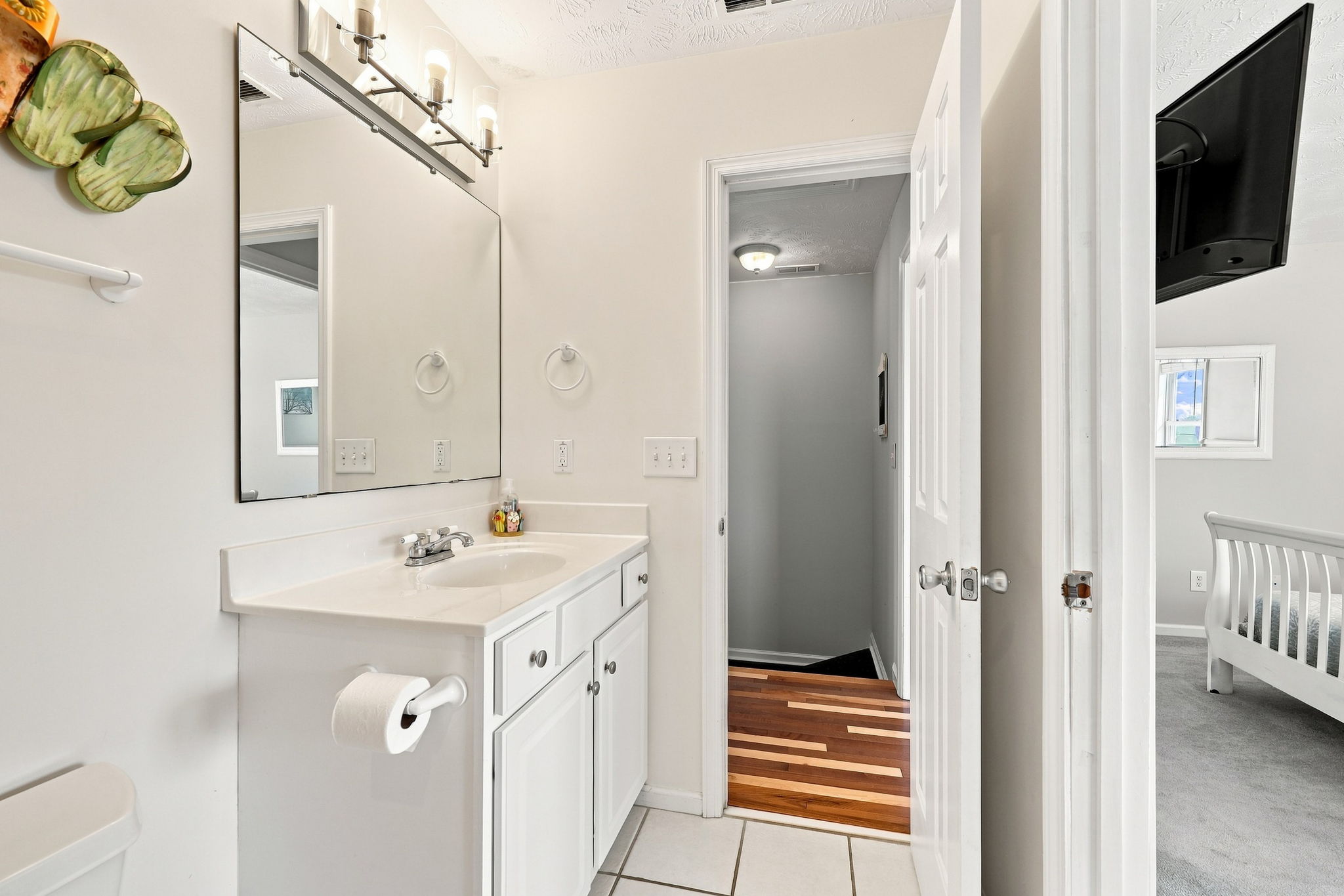 Upstairs Guest Ensuite