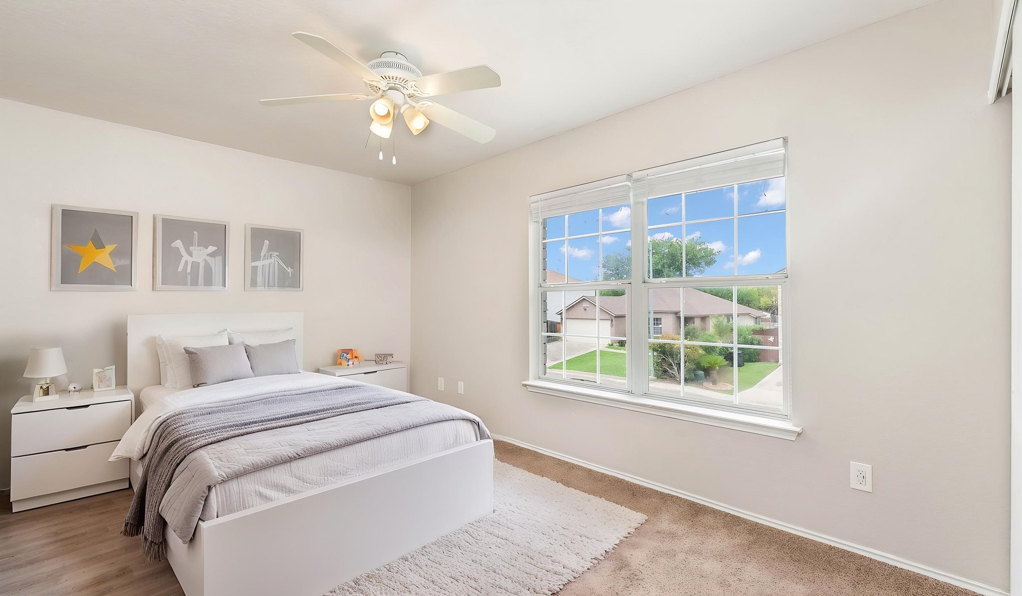 422 Centro Hermosa-9 virtually staged.jpeg