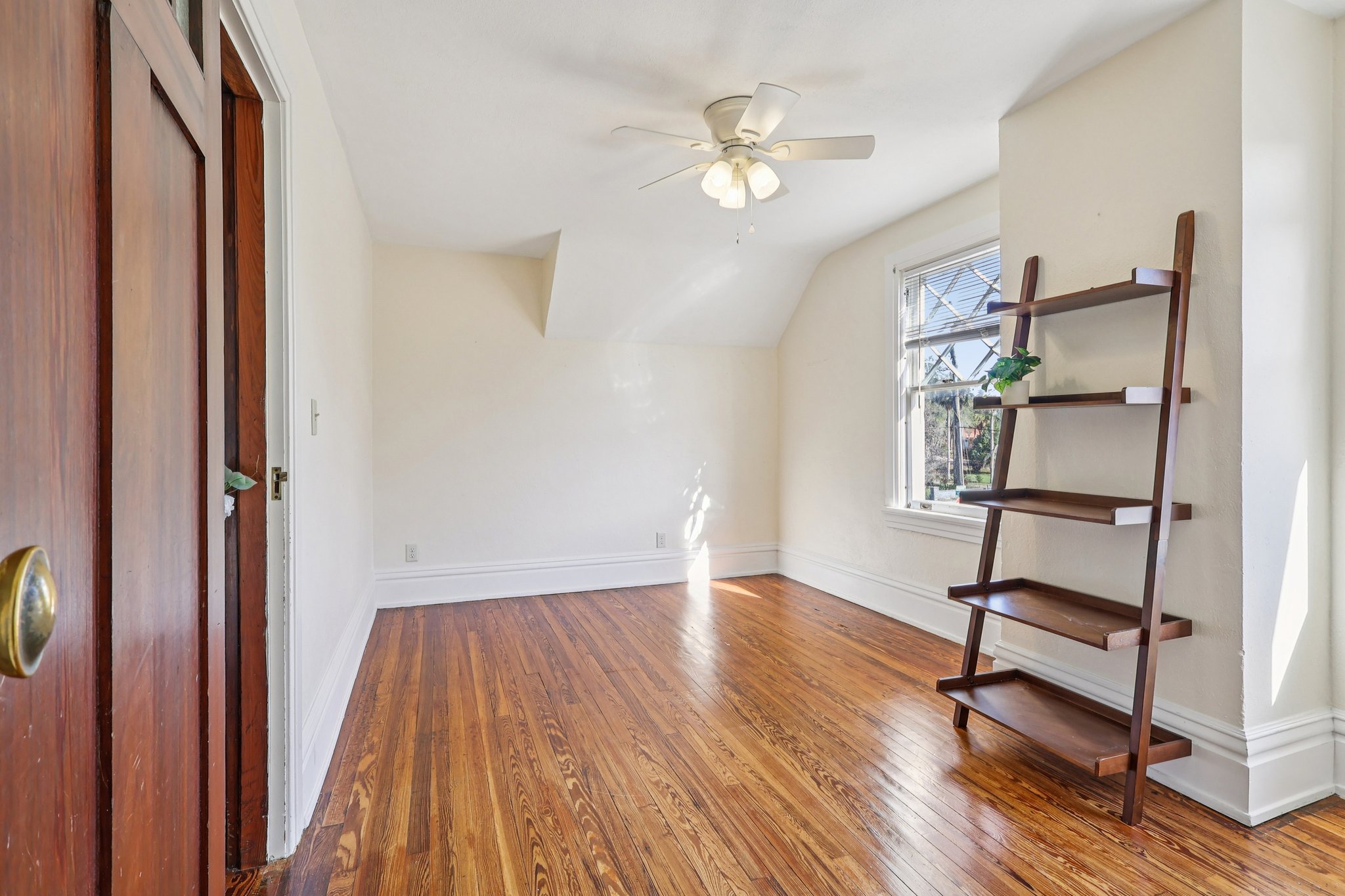 S Center St-S1003-027.jpg