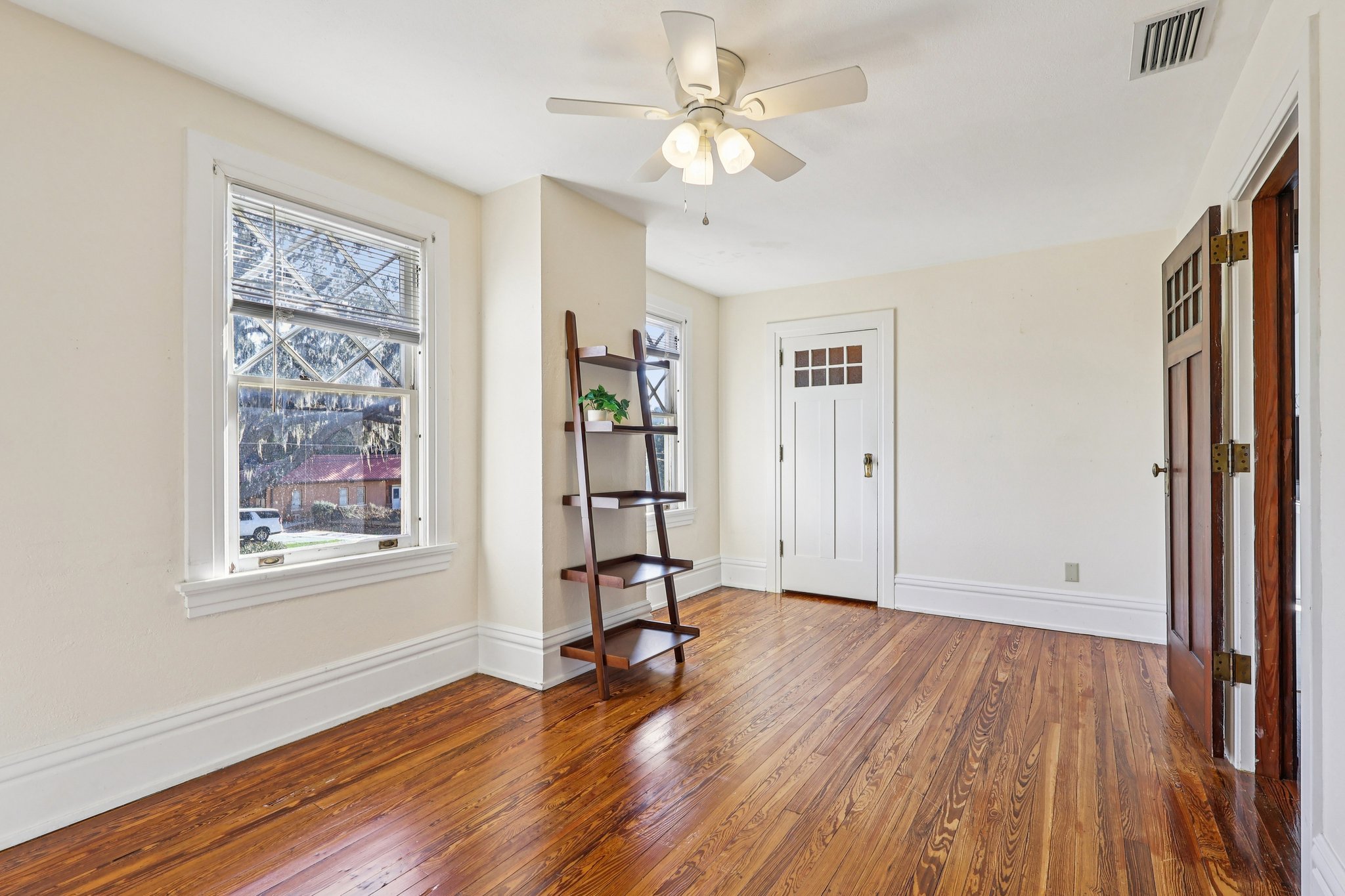 S Center St-S1003-028.jpg