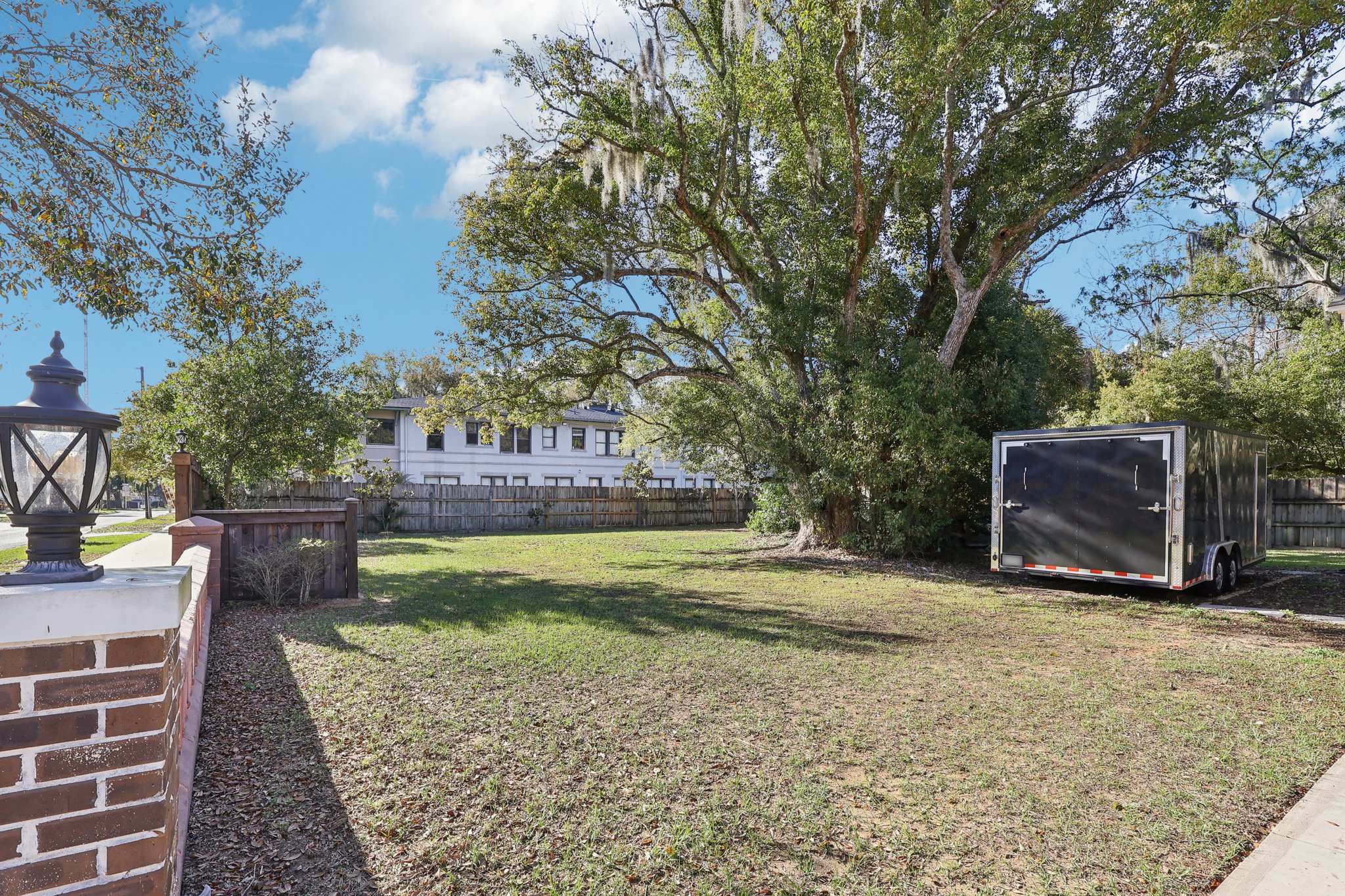 S Center St-S1003-048.jpg