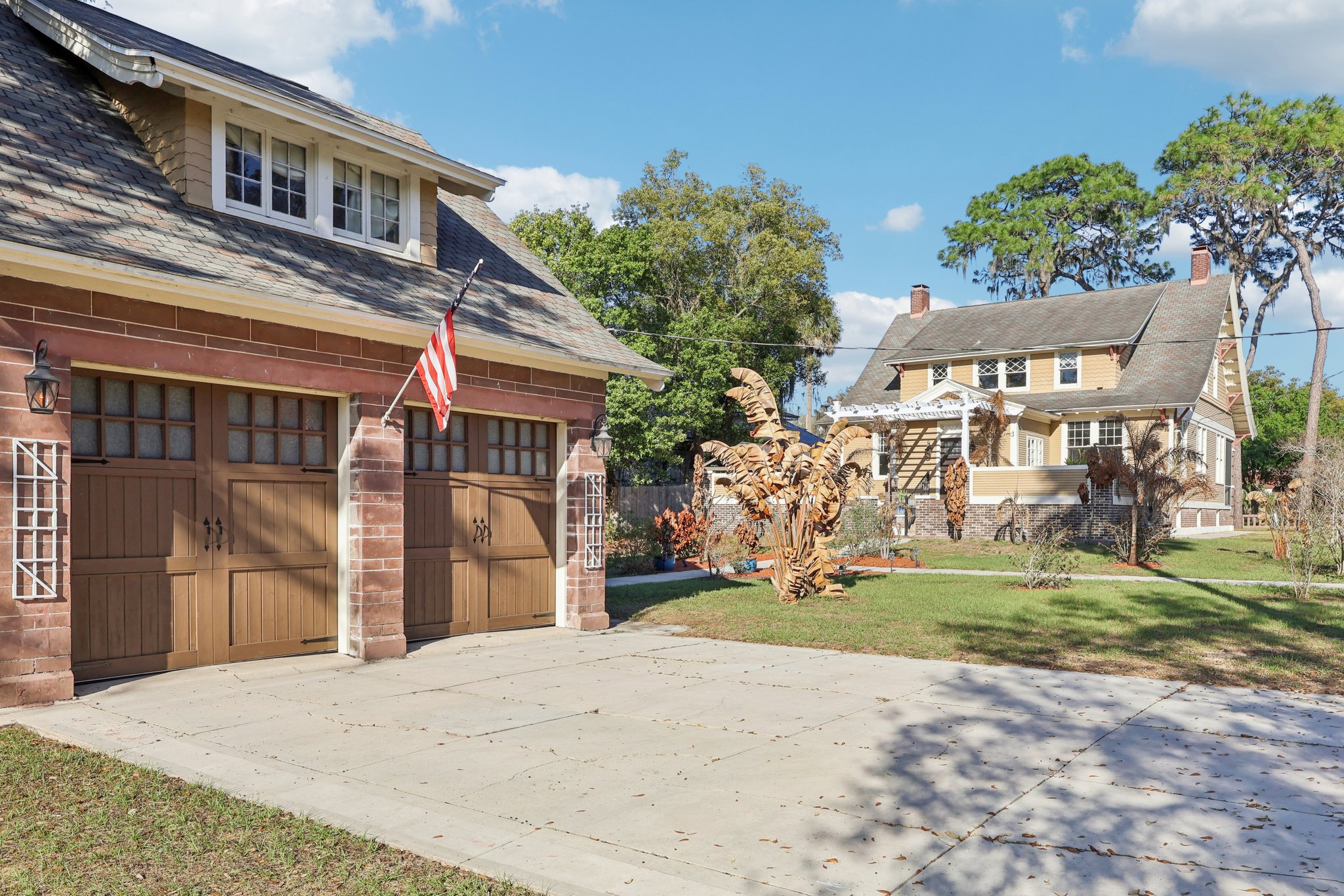 S Center St-S1003-049.jpg