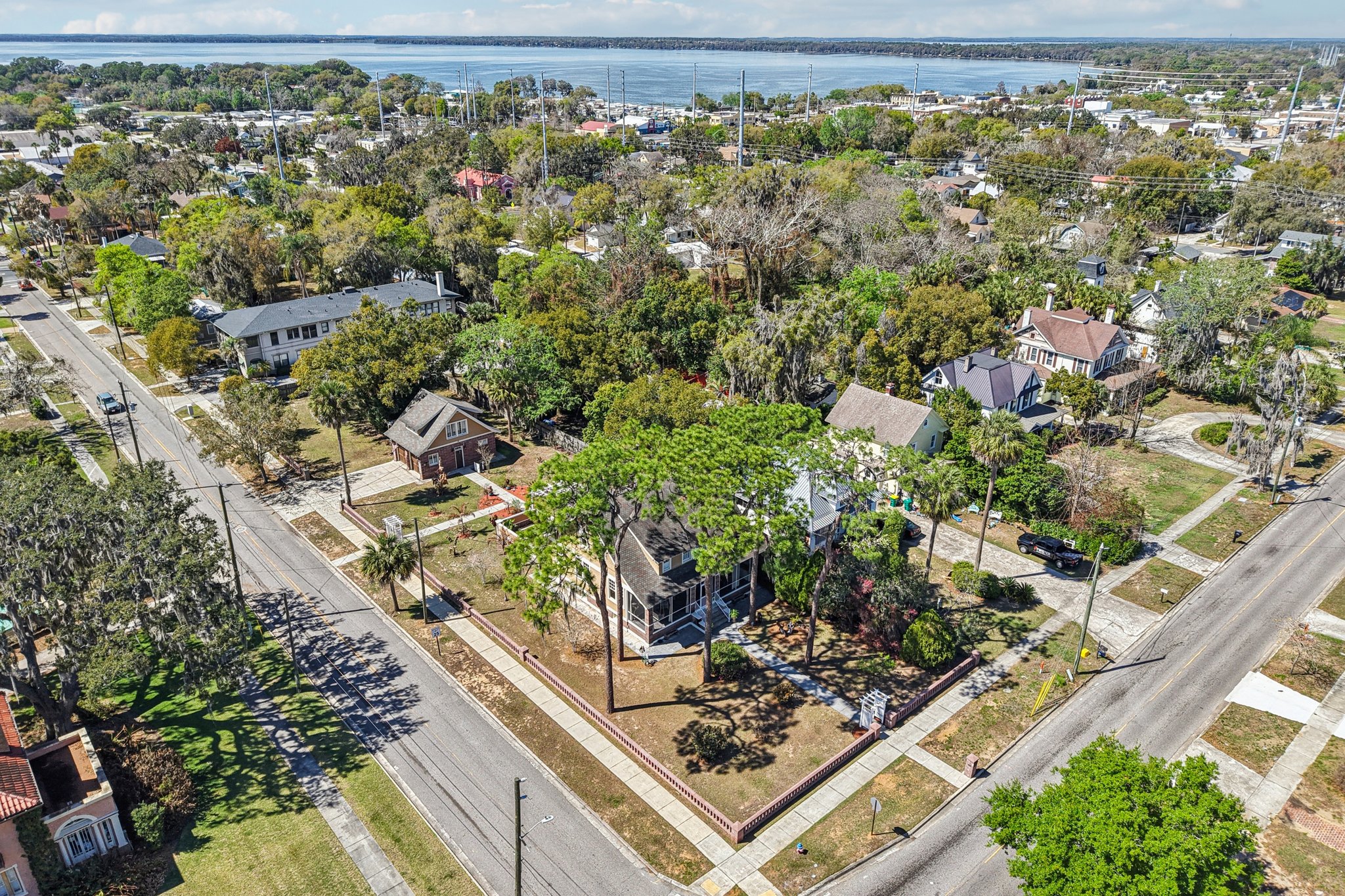 S Center St-S1003-057.jpg