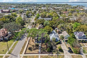 S Center St-S1003-056.jpg