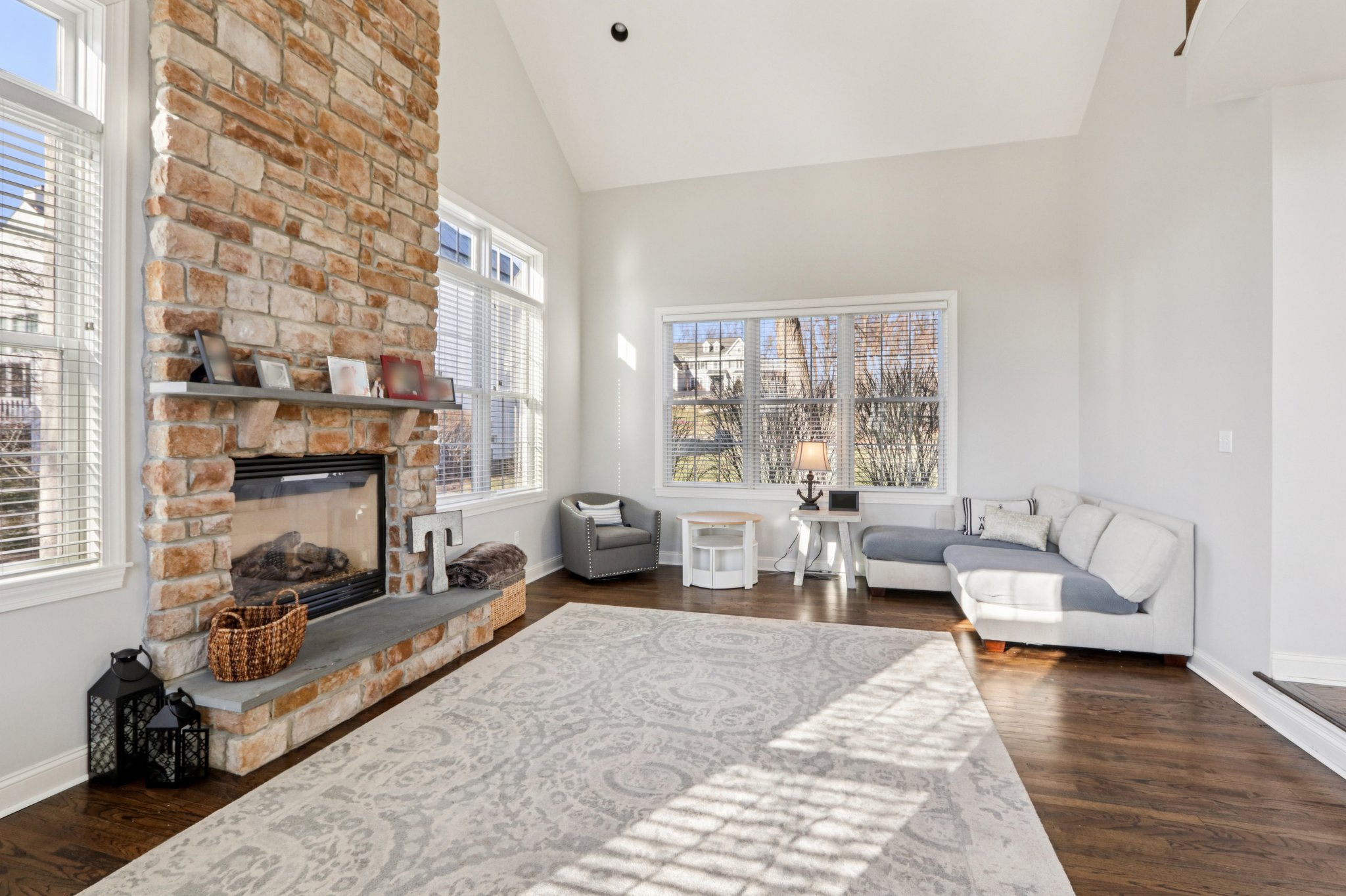 Lotus Ln-S2312-011.jpg