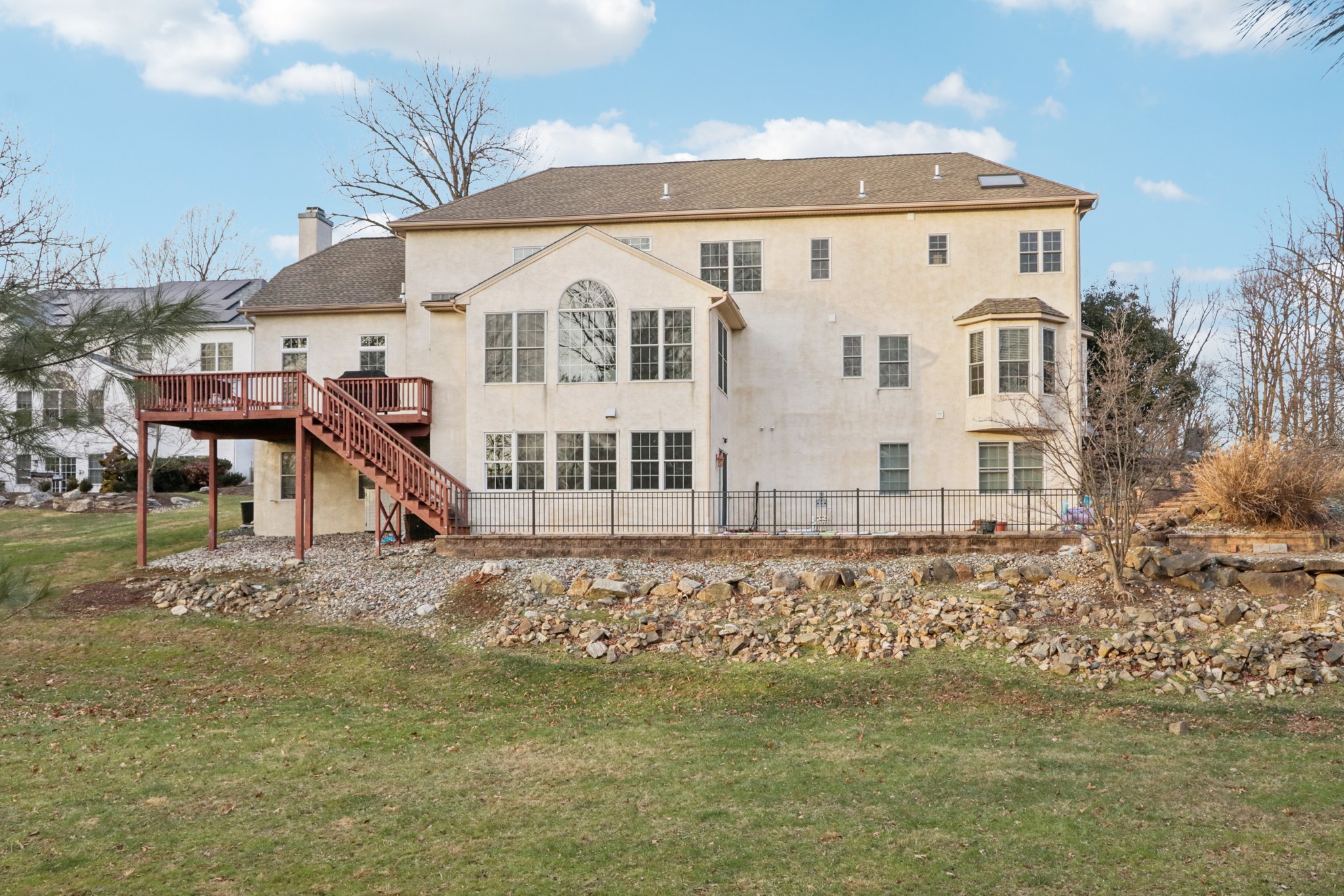 Lotus Ln-S2312-083.jpg