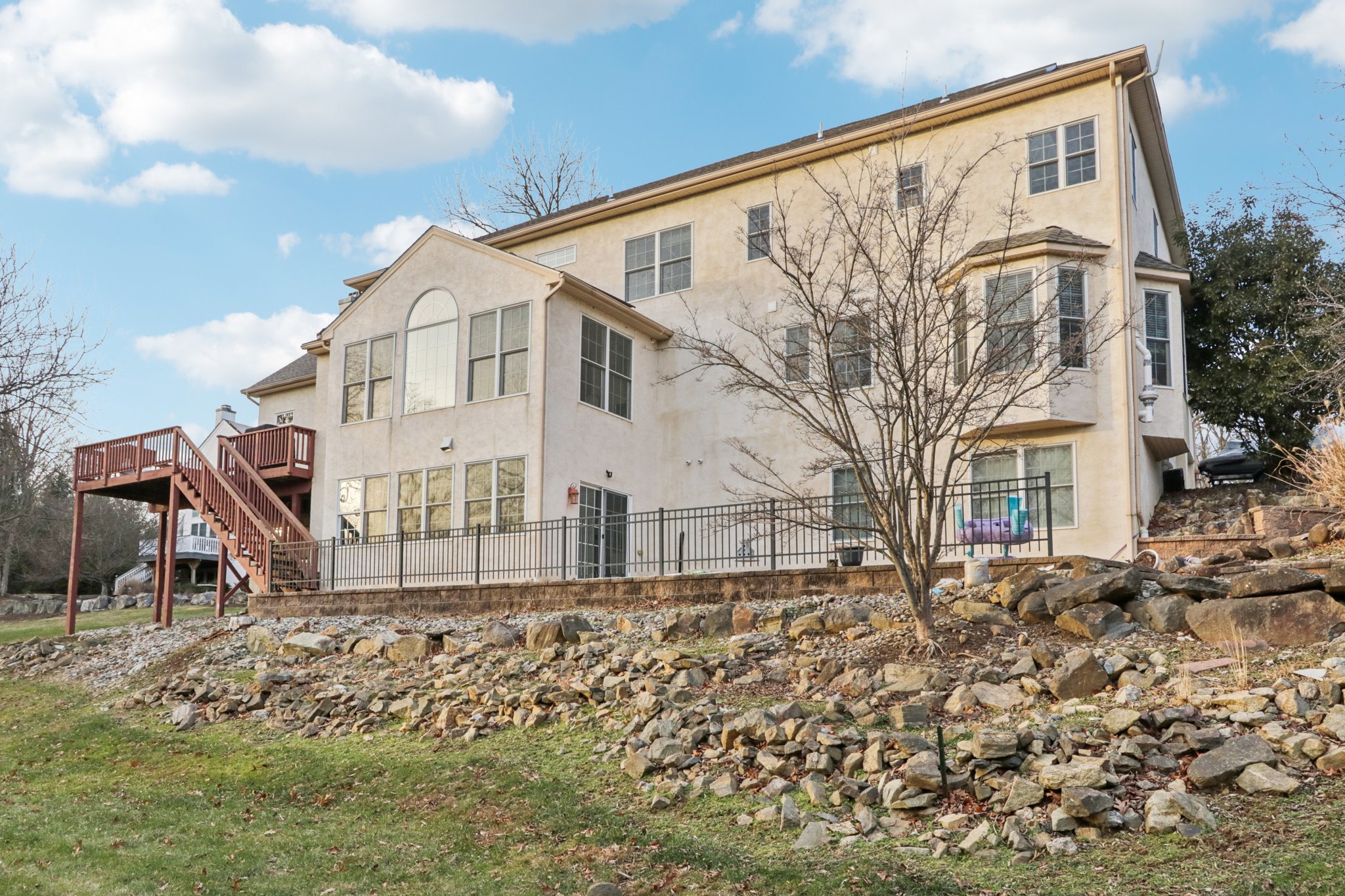 Lotus Ln-S2312-084.jpg