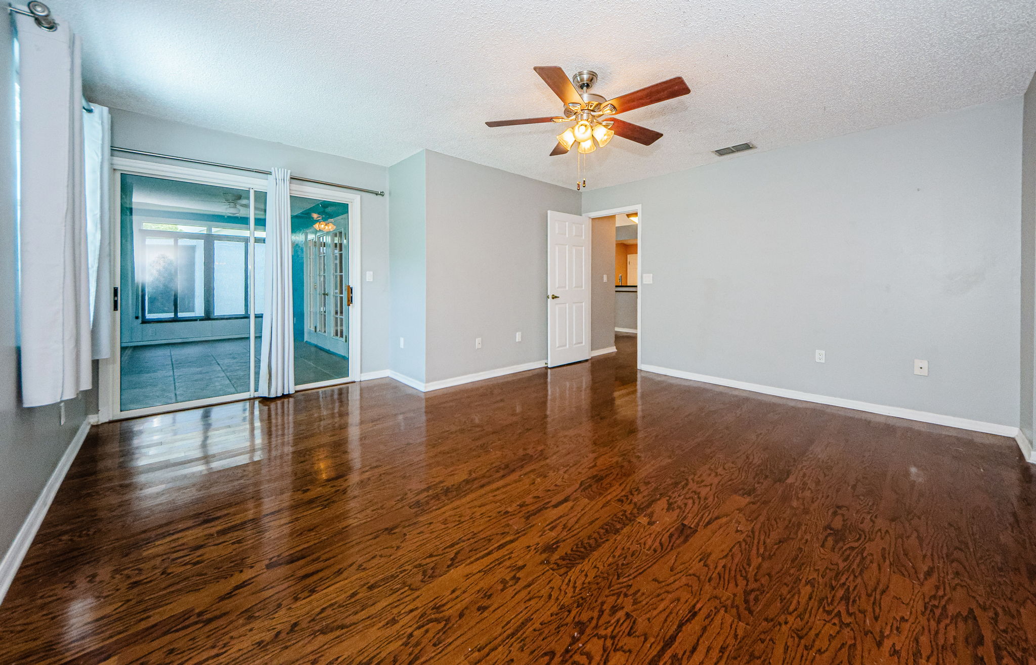 Master Bedroom 1c