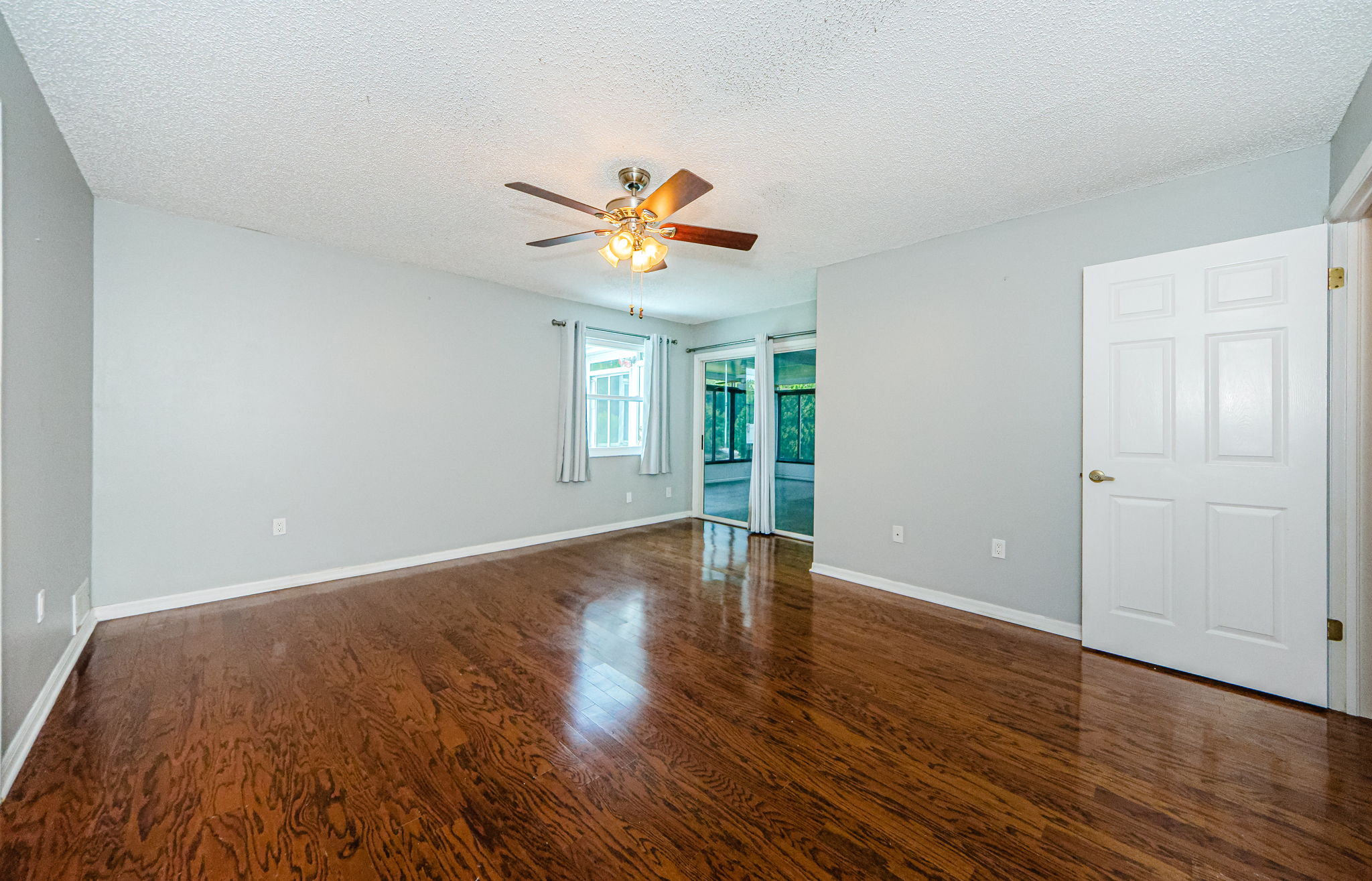 Master Bedroom 1b