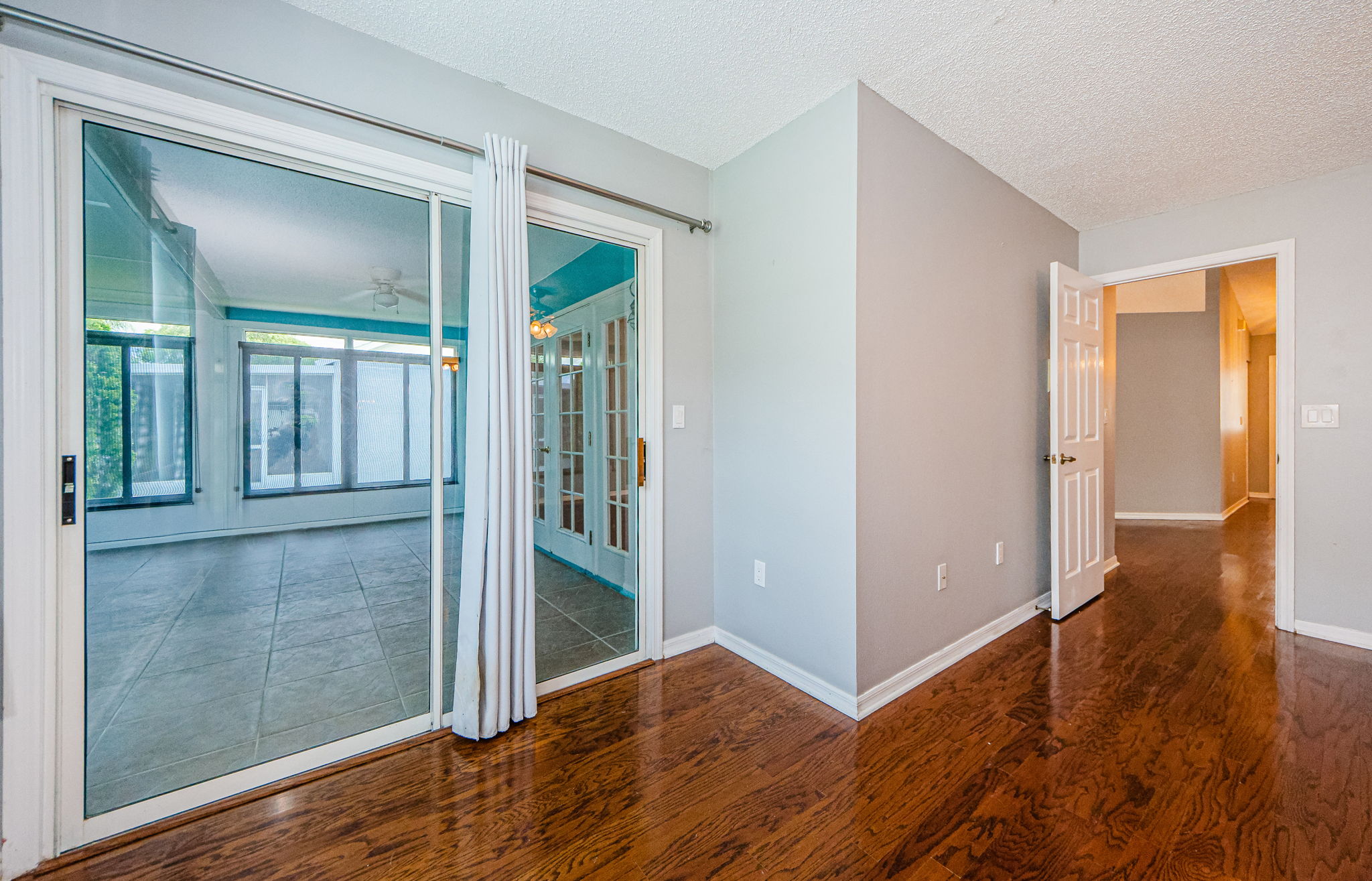 Master Bedroom 1e