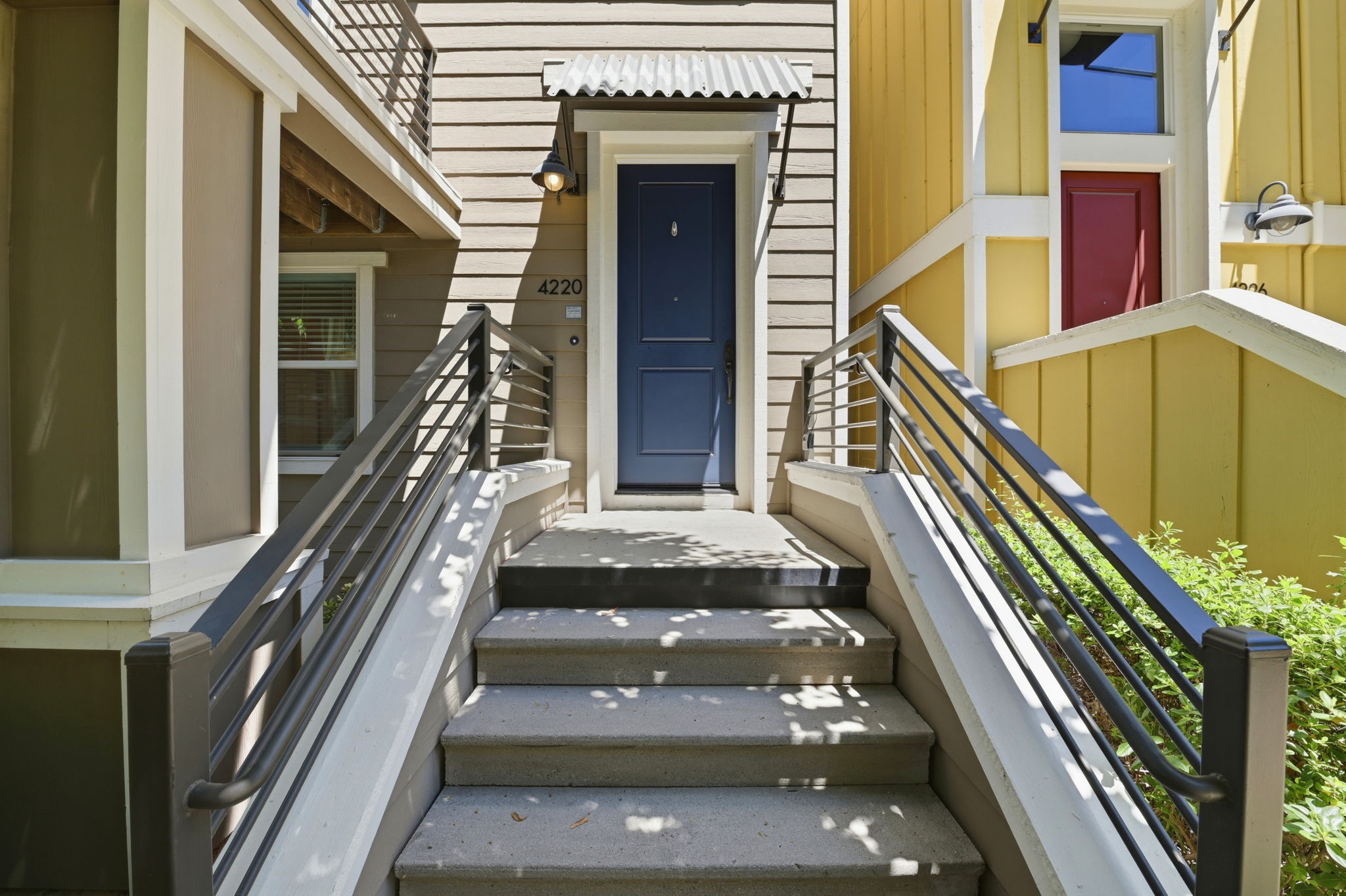 004_F8_4220 Providence Terrace