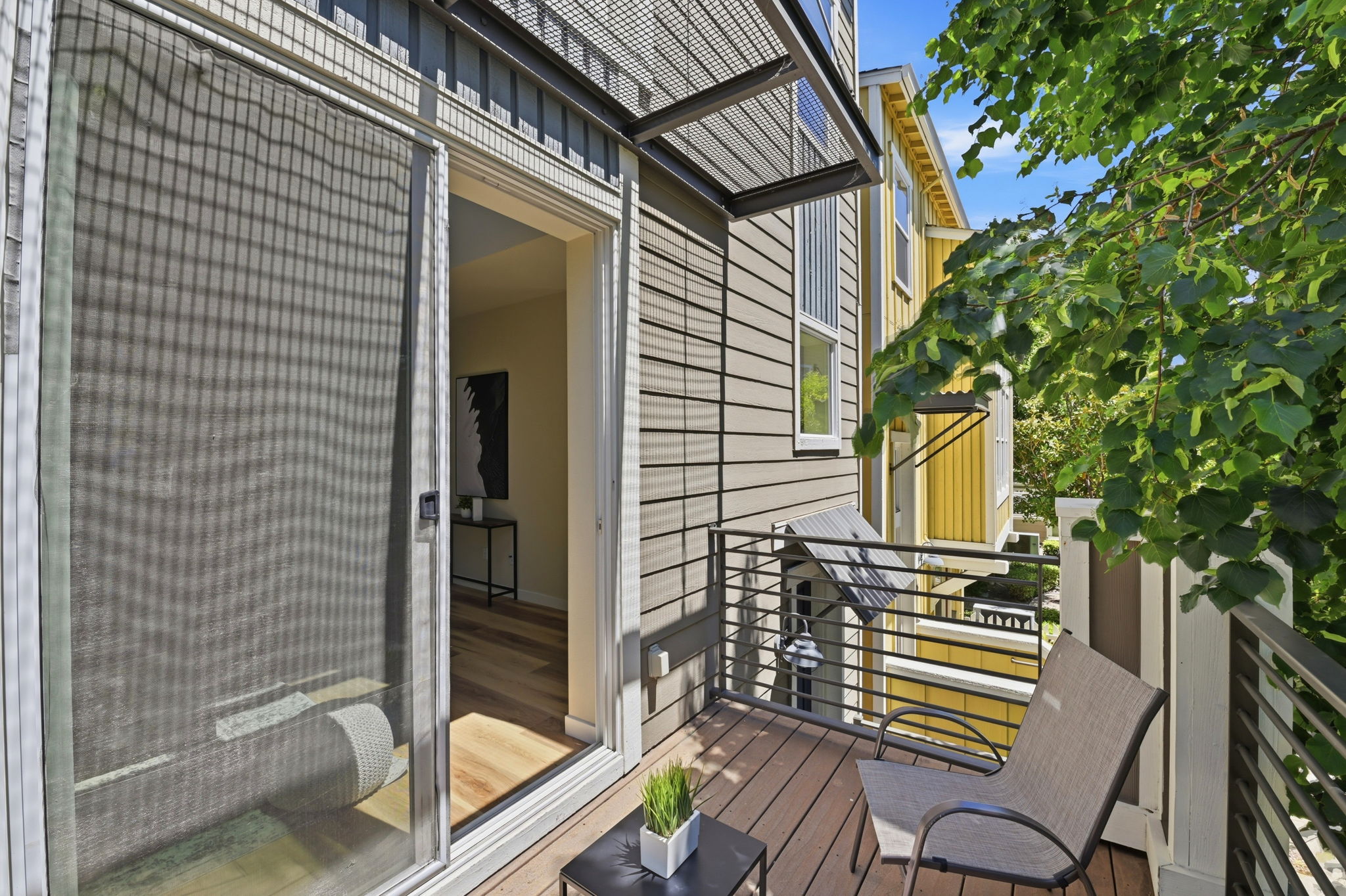037_F8_4220 Providence Terrace