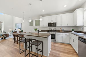 011_F8_4220 Providence Terrace