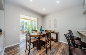 Kitchen Eat-In 1