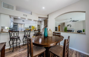 Kitchen Eat-In 3