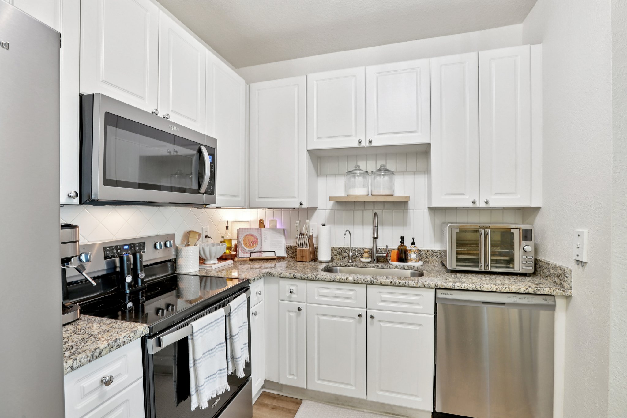 W Spruce St 2309-S1804-018.jpg