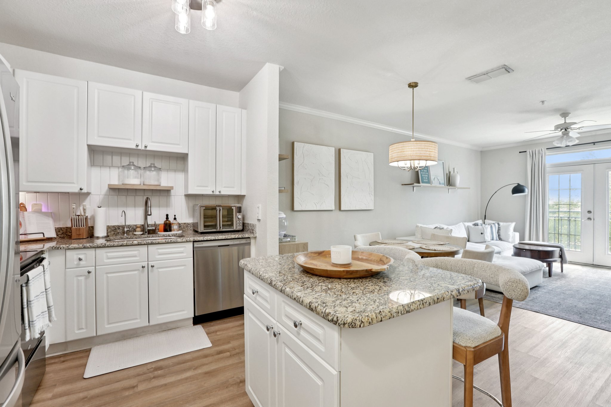 W Spruce St 2309-S1804-019.jpg