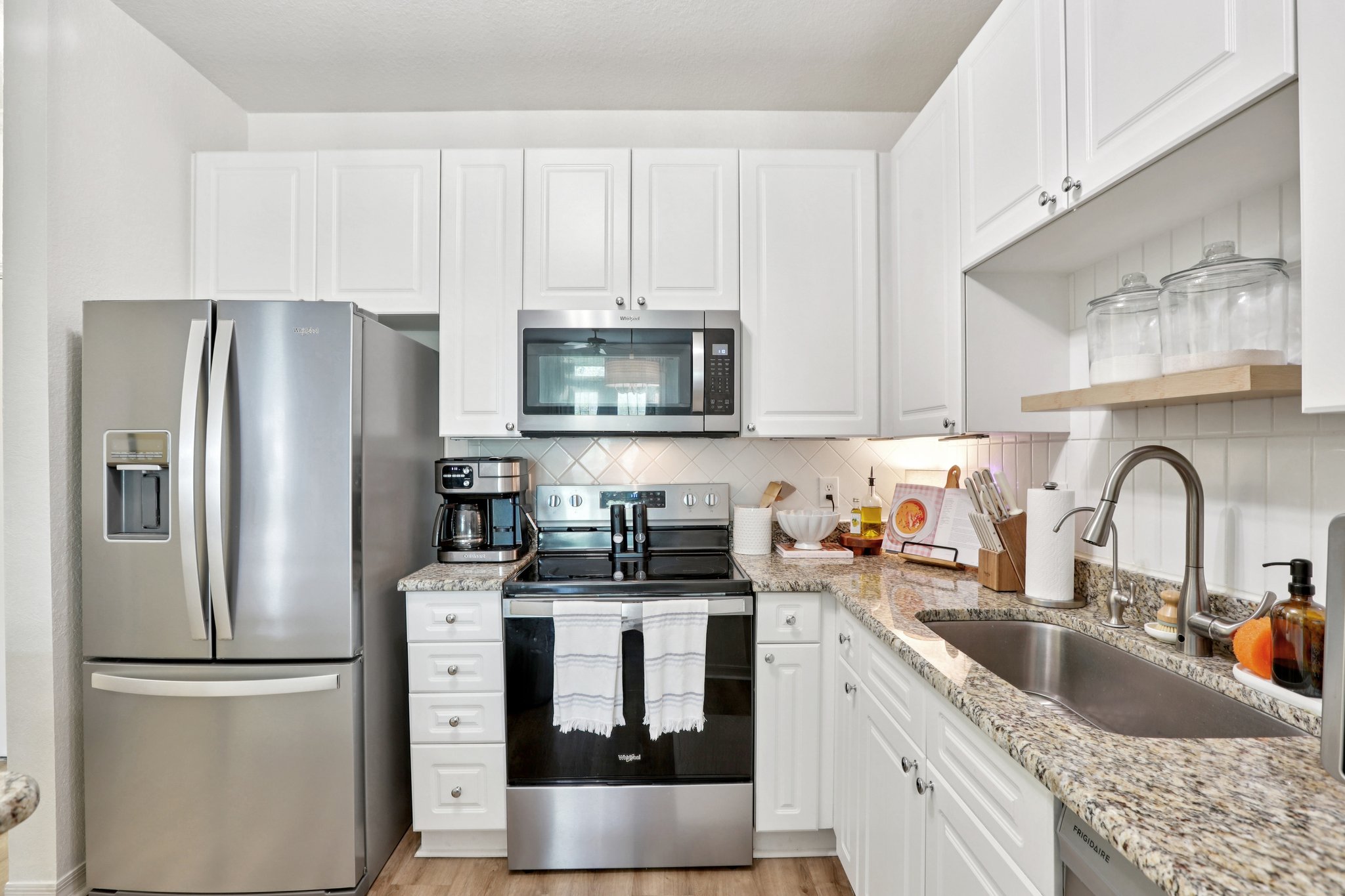 W Spruce St 2309-S1804-020.jpg