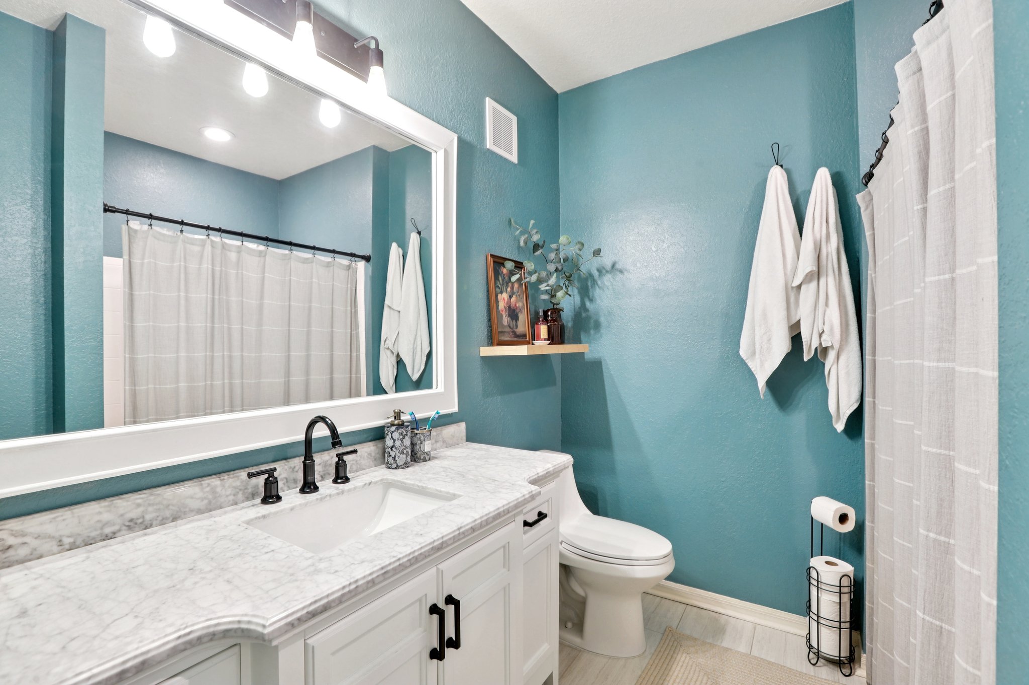 W Spruce St 2309-S1804-021.jpg