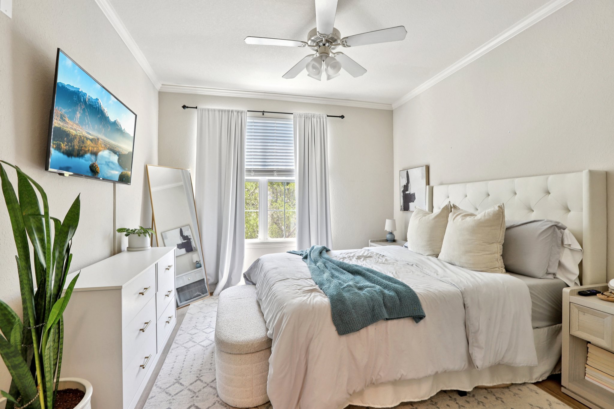 W Spruce St 2309-S1804-024.jpg
