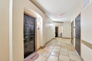 W Spruce St 2309-S1804-007.jpg