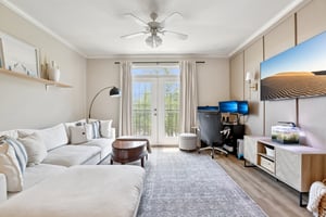 W Spruce St 2309-S1804-009.jpg